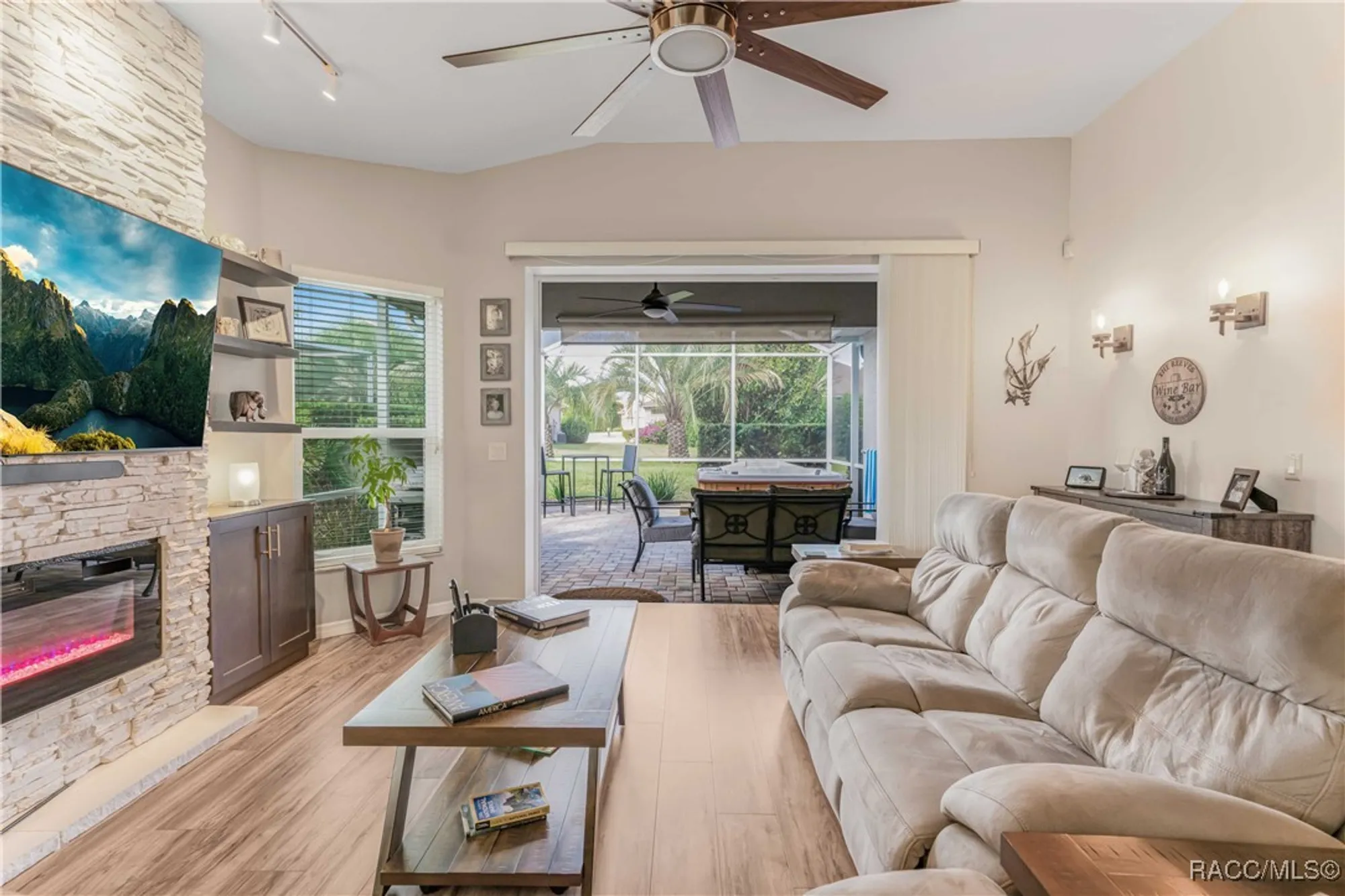 Property Slideshow image 4 of 60 | 2344 n andrea pt, Lecanto, FL, 34461