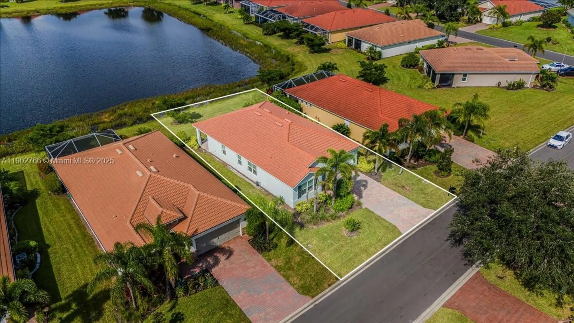 Property Slideshow image 4 of 35 | 3348 apple blossom, Fort Myers, FL, 33920