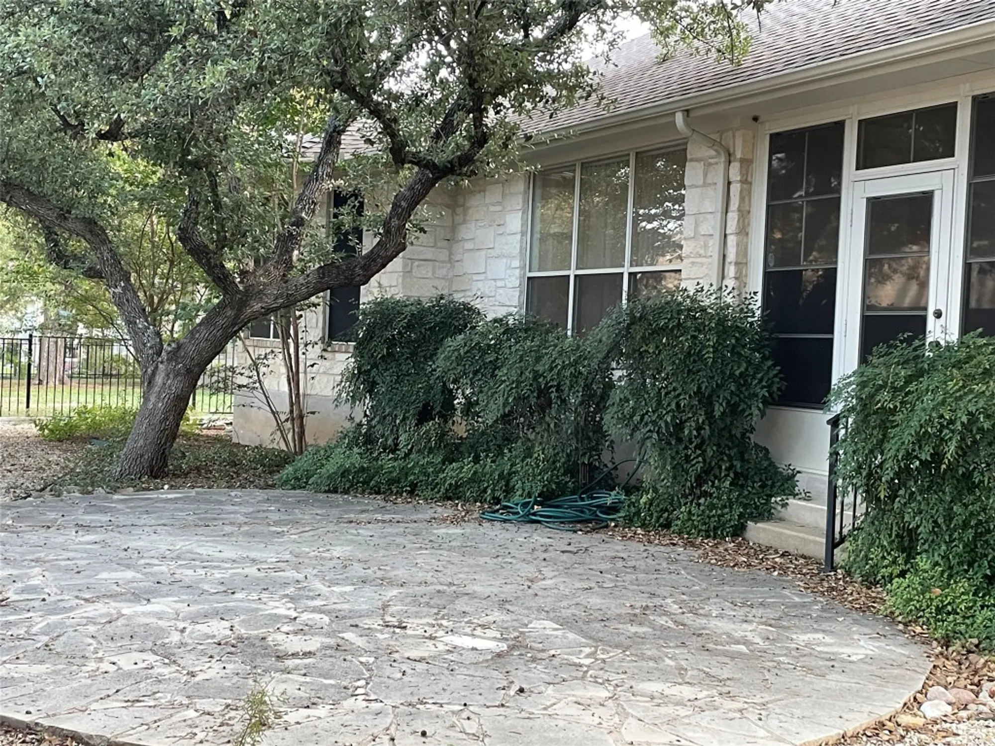 Property Slideshow image 17 of 21 | 120 brazos dr, Georgetown, TX, 78628