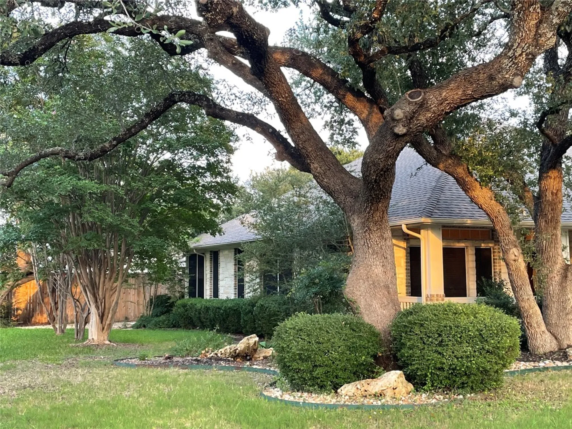 Property Slideshow image 1 of 21 | 120 brazos dr, Georgetown, TX, 78628