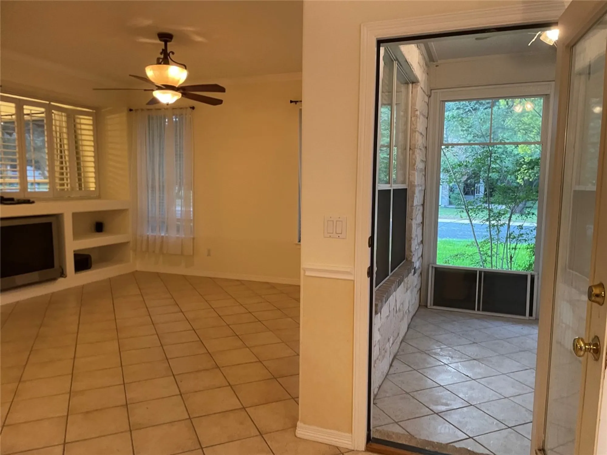 Property Slideshow image 7 of 21 | 120 brazos dr, Georgetown, TX, 78628