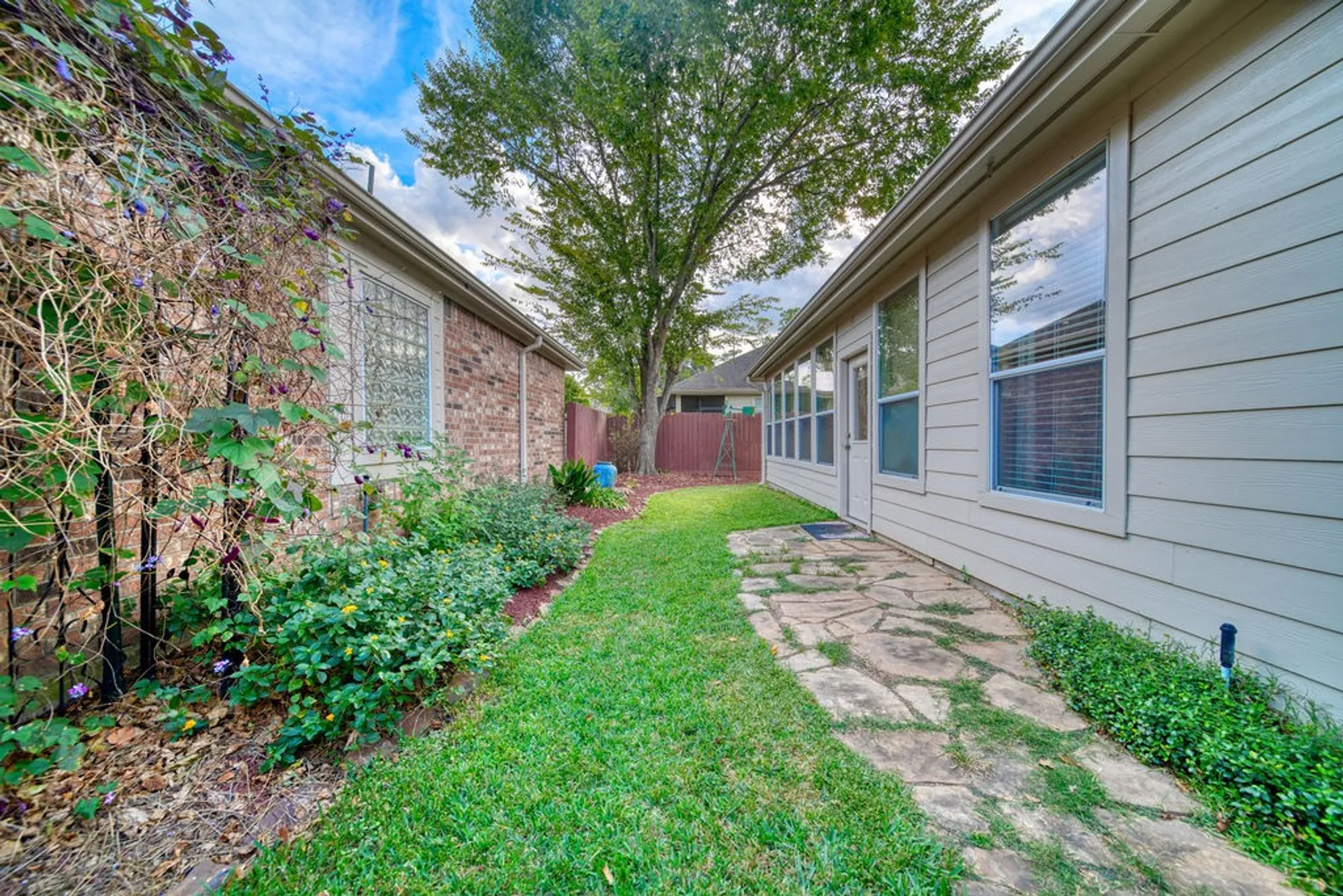 Property Slideshow image 42 of 50 | 1308 palermo dr, Pearland, TX, 77581