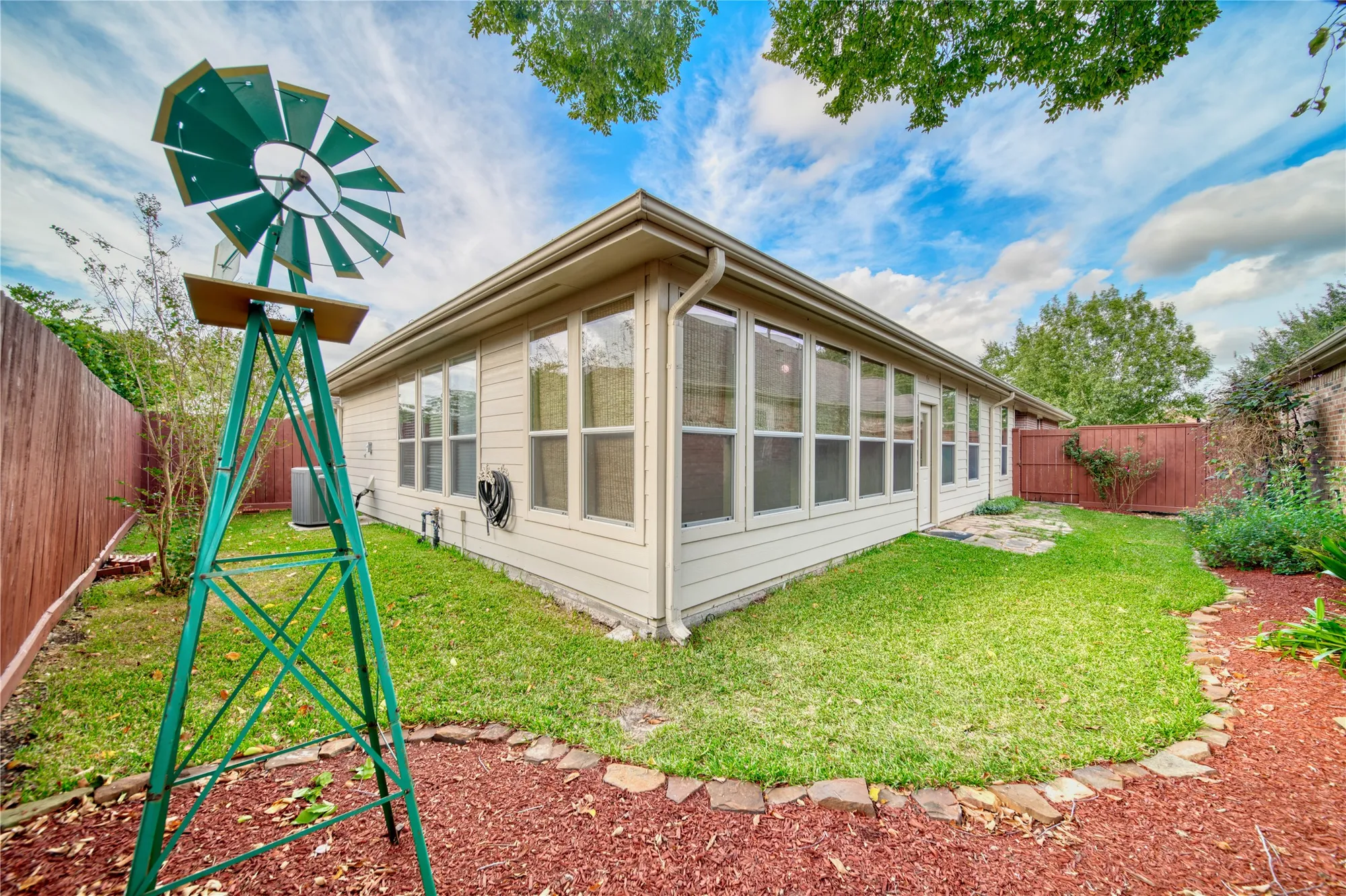 Property Slideshow image 43 of 50 | 1308 palermo dr, Pearland, TX, 77581