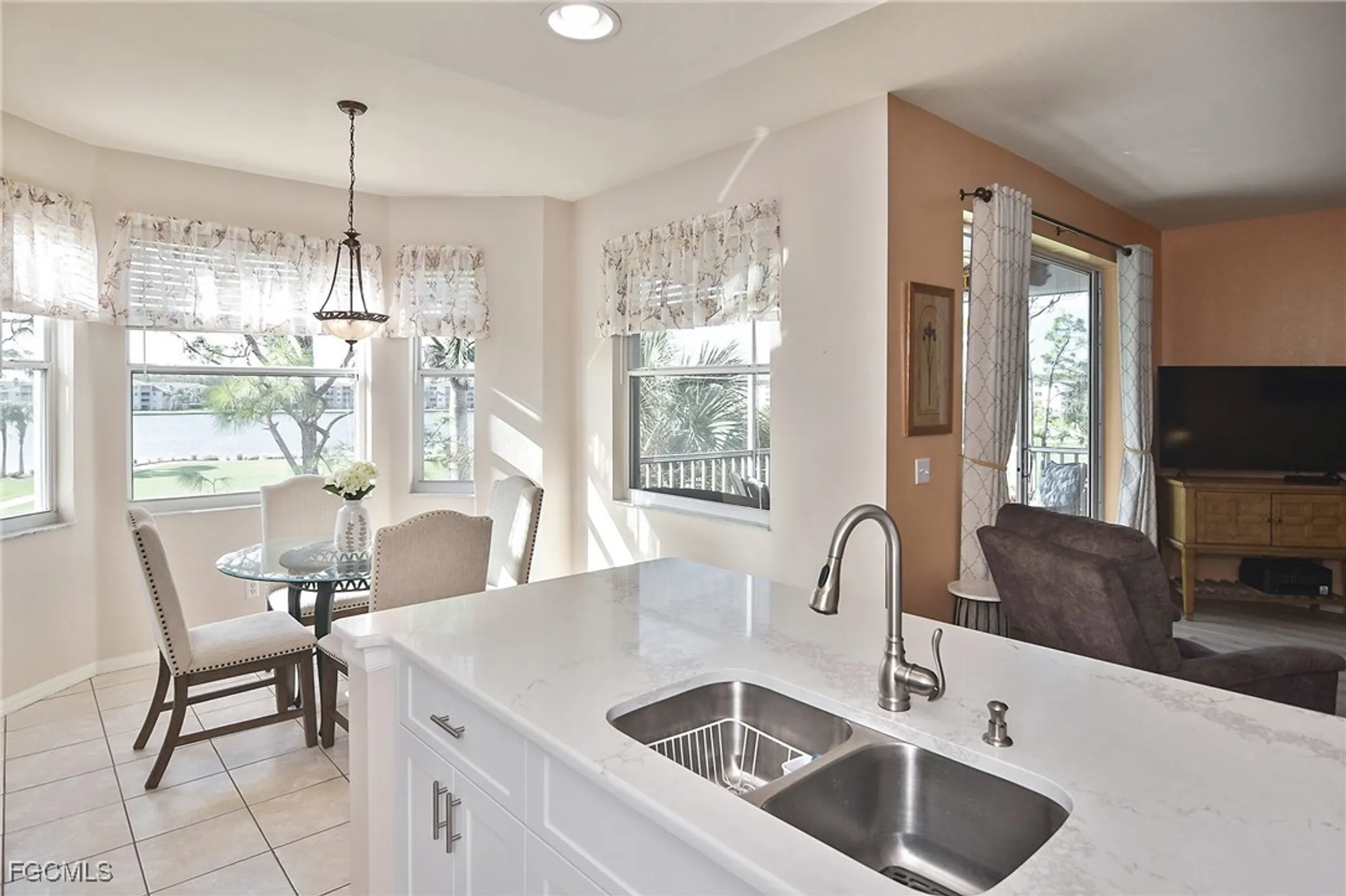 Property Slideshow image 14 of 40 | 8076 queen palm ln apt 436, Fort Myers, FL, 33966