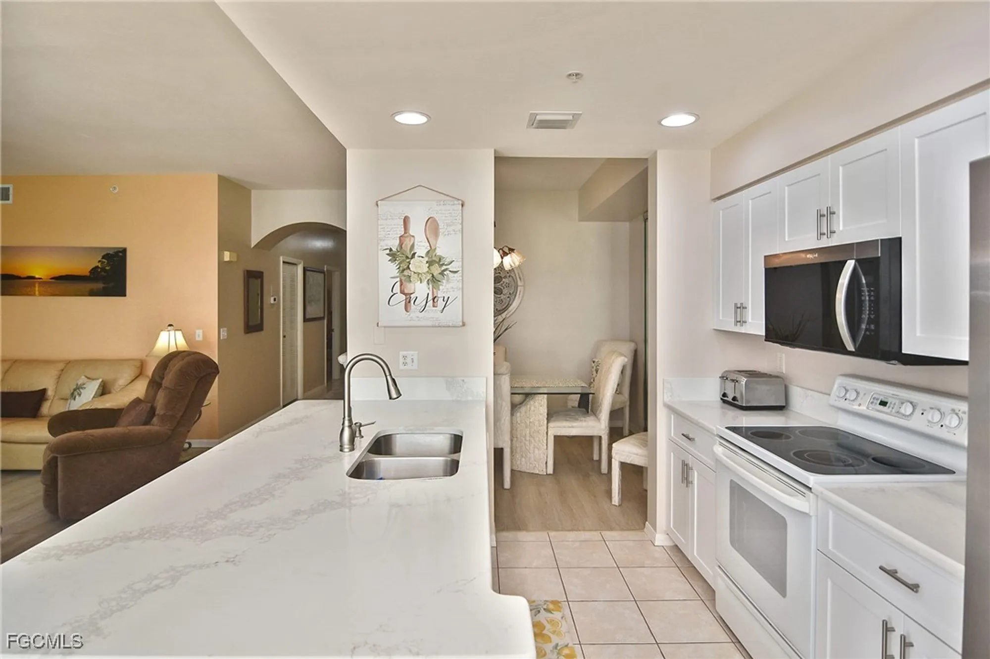 Property Slideshow image 10 of 40 | 8076 queen palm ln apt 436, Fort Myers, FL, 33966