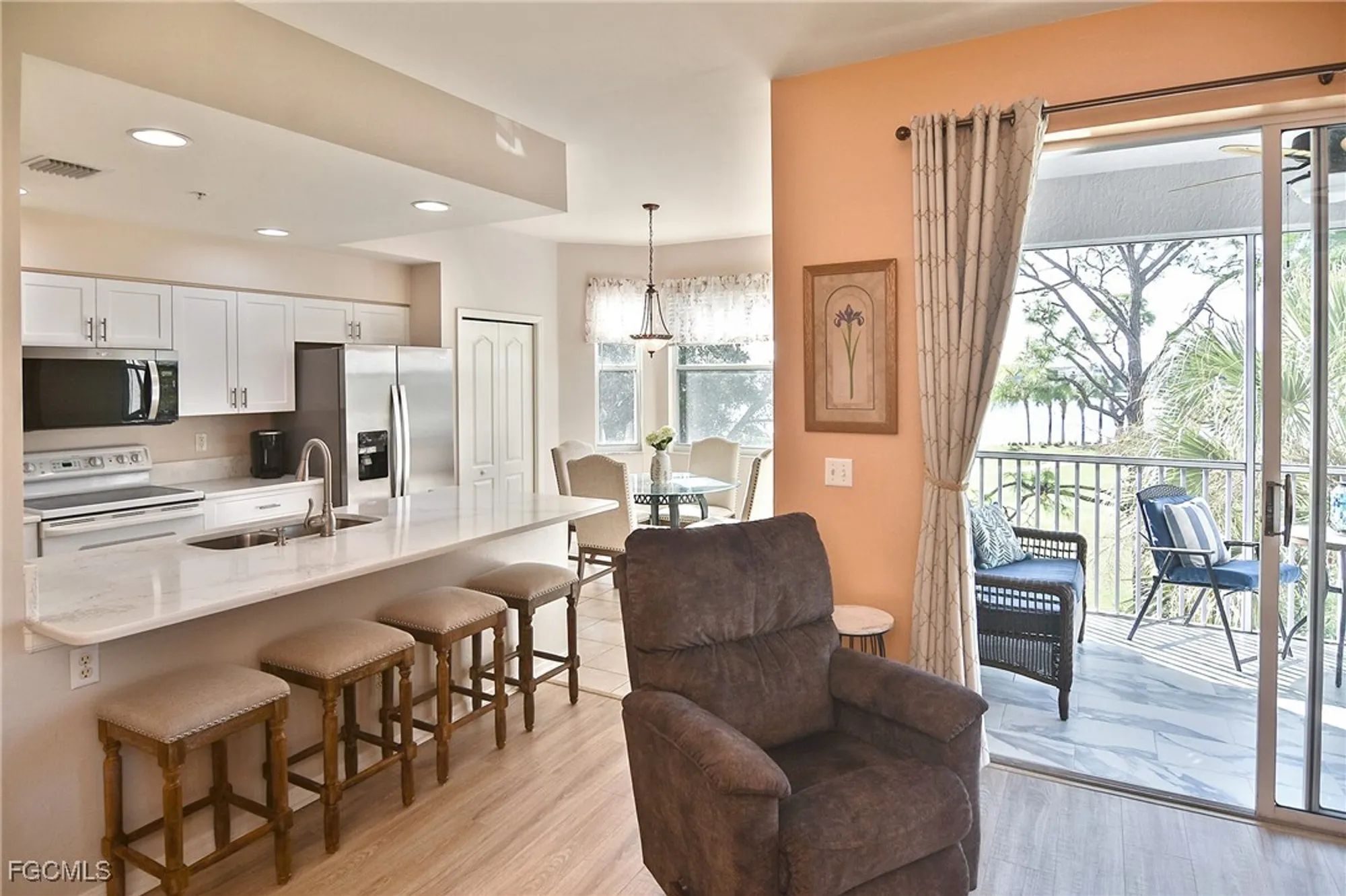 Property Slideshow image 6 of 40 | 8076 queen palm ln apt 436, Fort Myers, FL, 33966