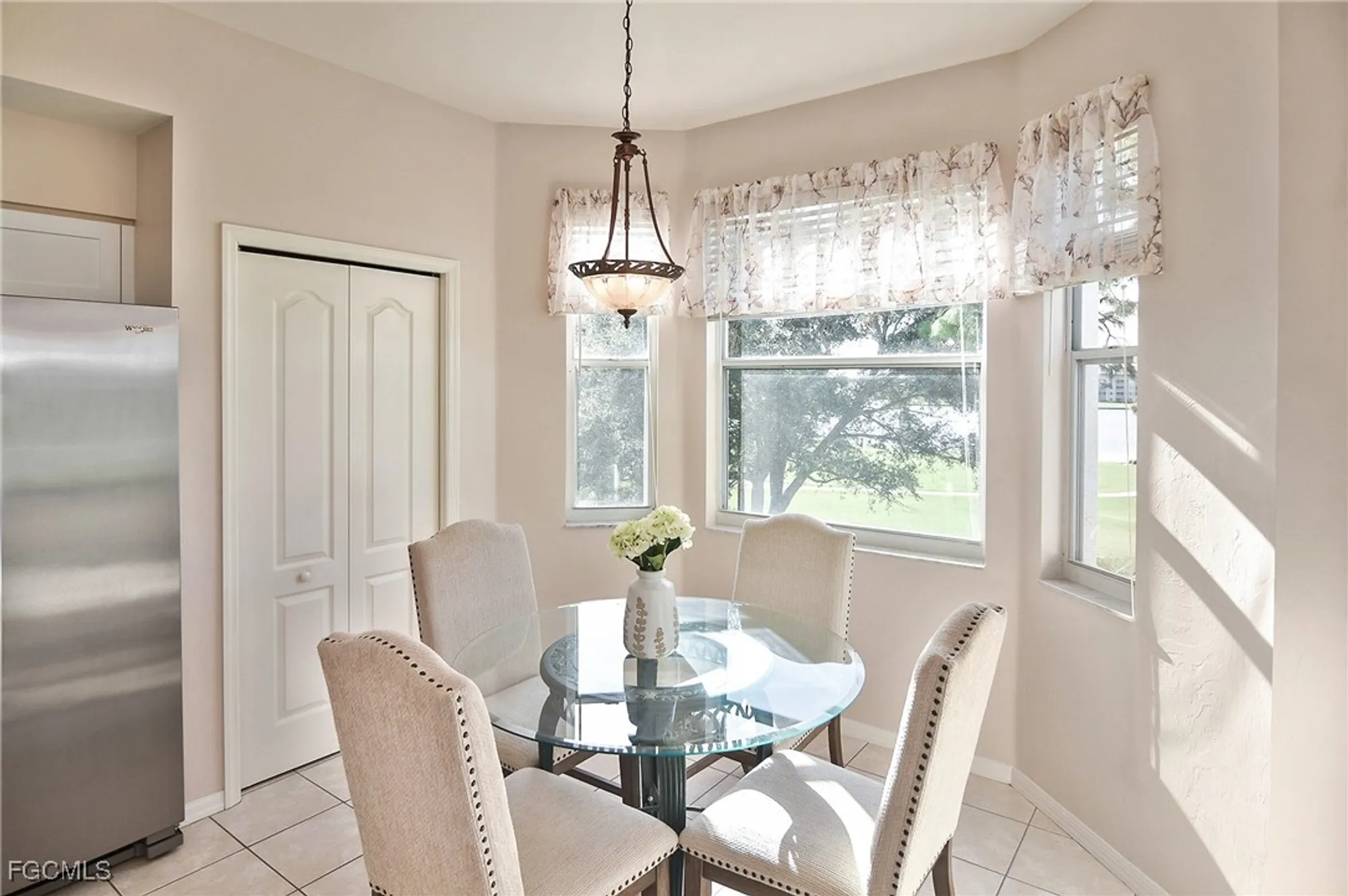 Property Slideshow image 8 of 40 | 8076 queen palm ln apt 436, Fort Myers, FL, 33966