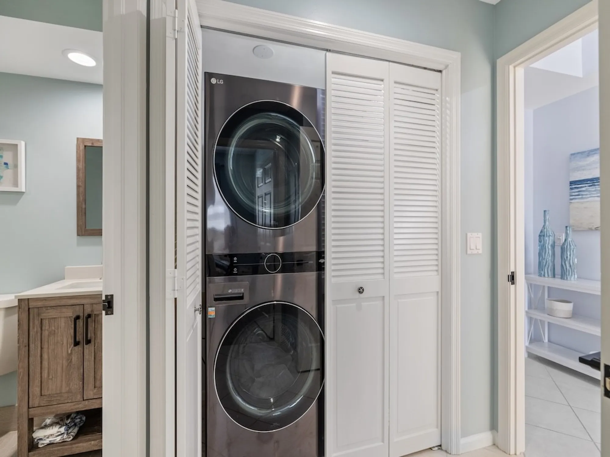 Property Slideshow image 5 of 36 | 5520 n harbor village dr apt 302, Vero Beach, FL, 32967