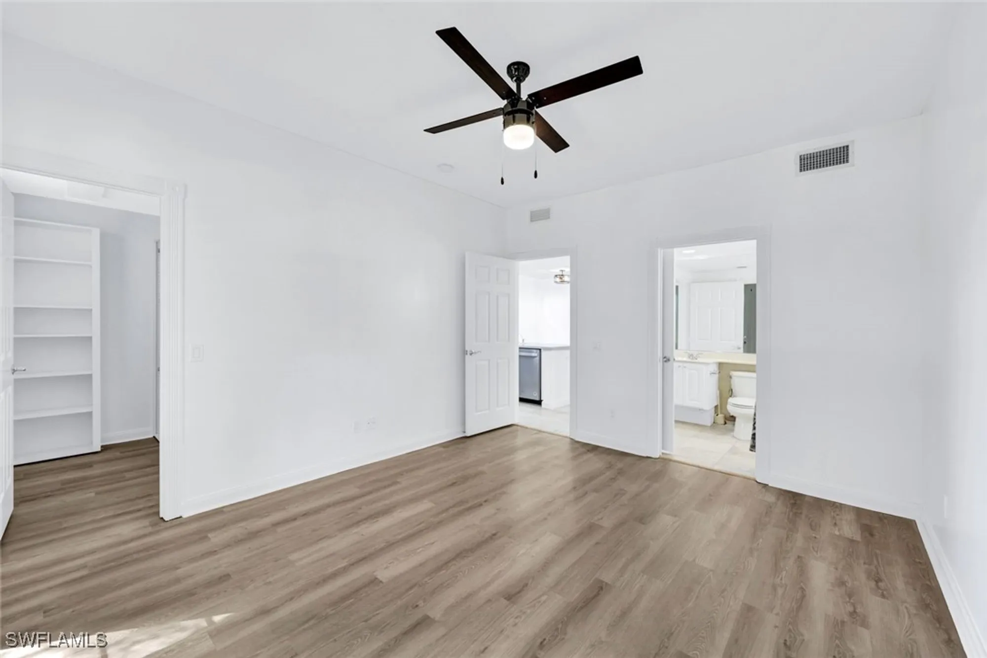 Property Slideshow image 19 of 43 | 15395 laughing gull ln, Bonita Springs, FL, 34135