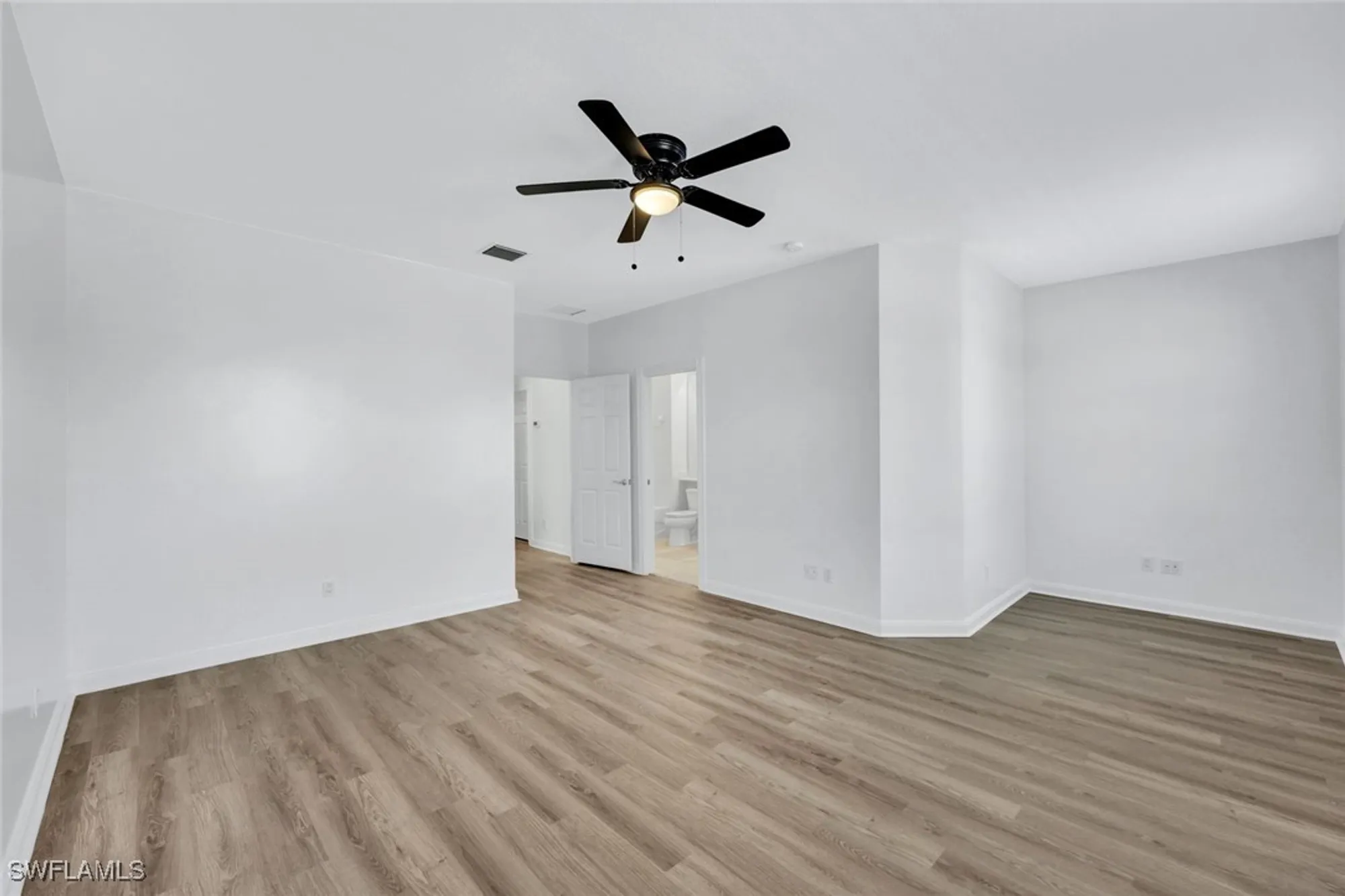 Property Slideshow image 25 of 43 | 15395 laughing gull ln, Bonita Springs, FL, 34135