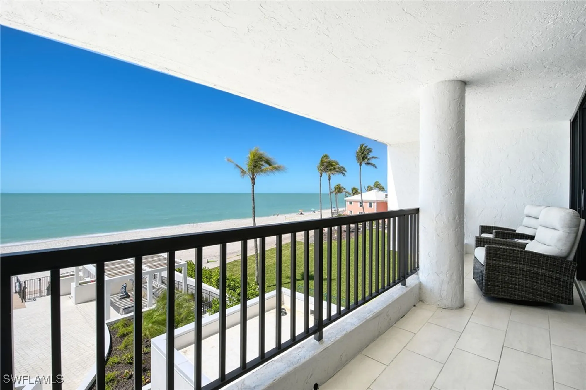Property Slideshow image 27 of 36 | 2389 gulf shore blvd n # 302, Naples, FL, 34103