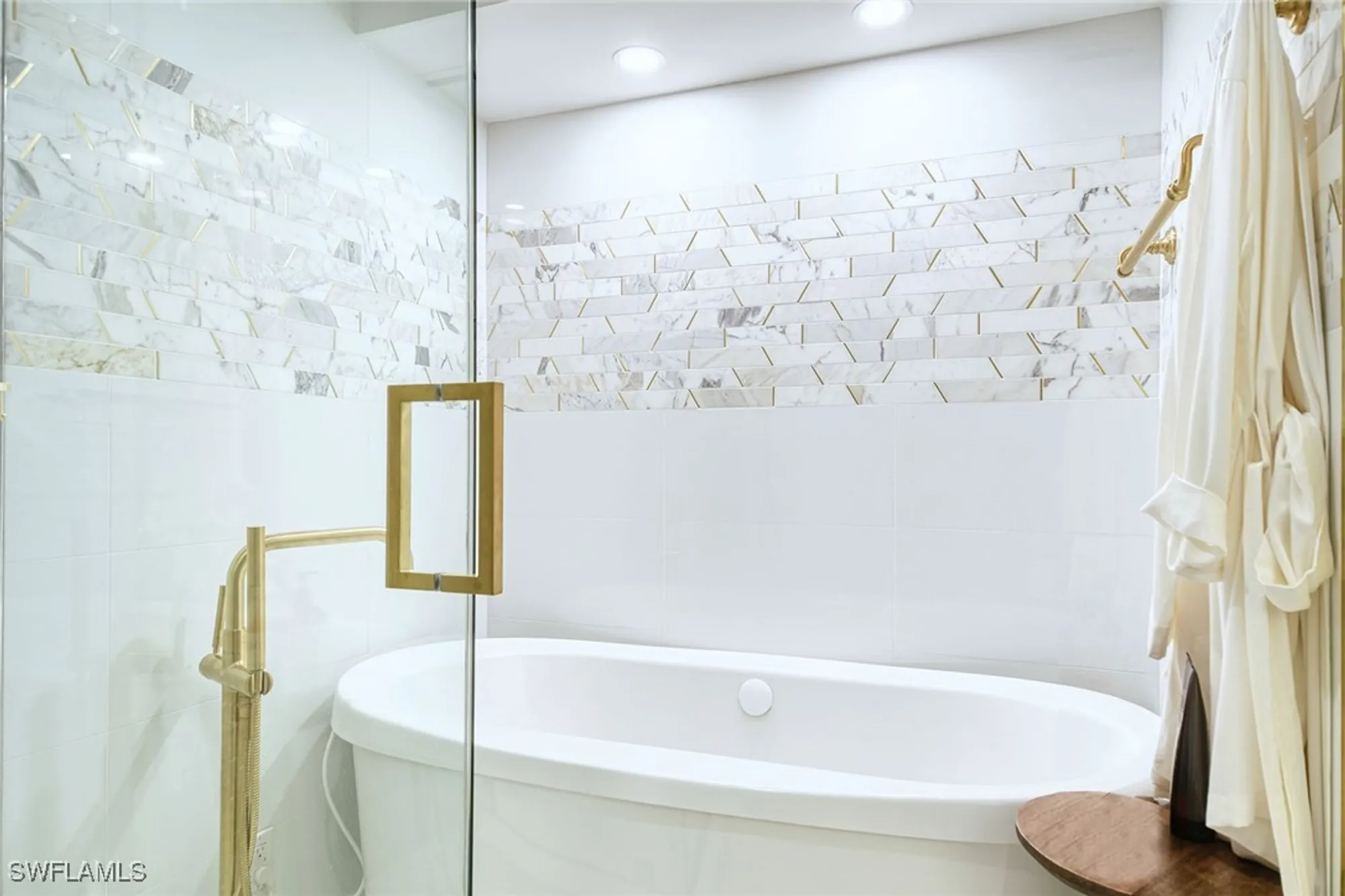 Property Slideshow image 22 of 36 | 2389 gulf shore blvd n # 302, Naples, FL, 34103