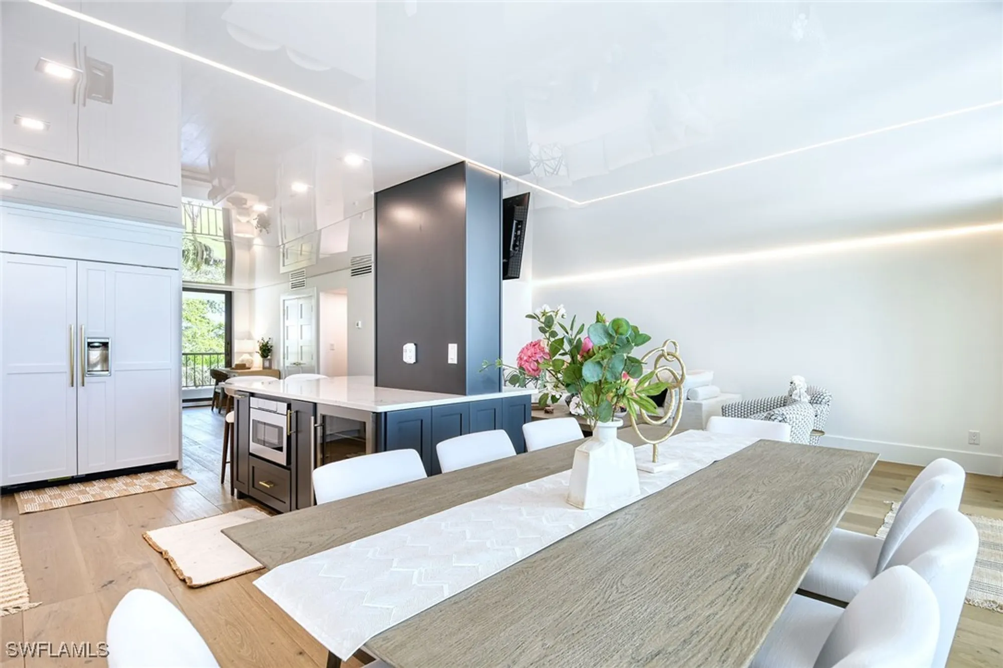 Property Slideshow image 6 of 36 | 2389 gulf shore blvd n # 302, Naples, FL, 34103