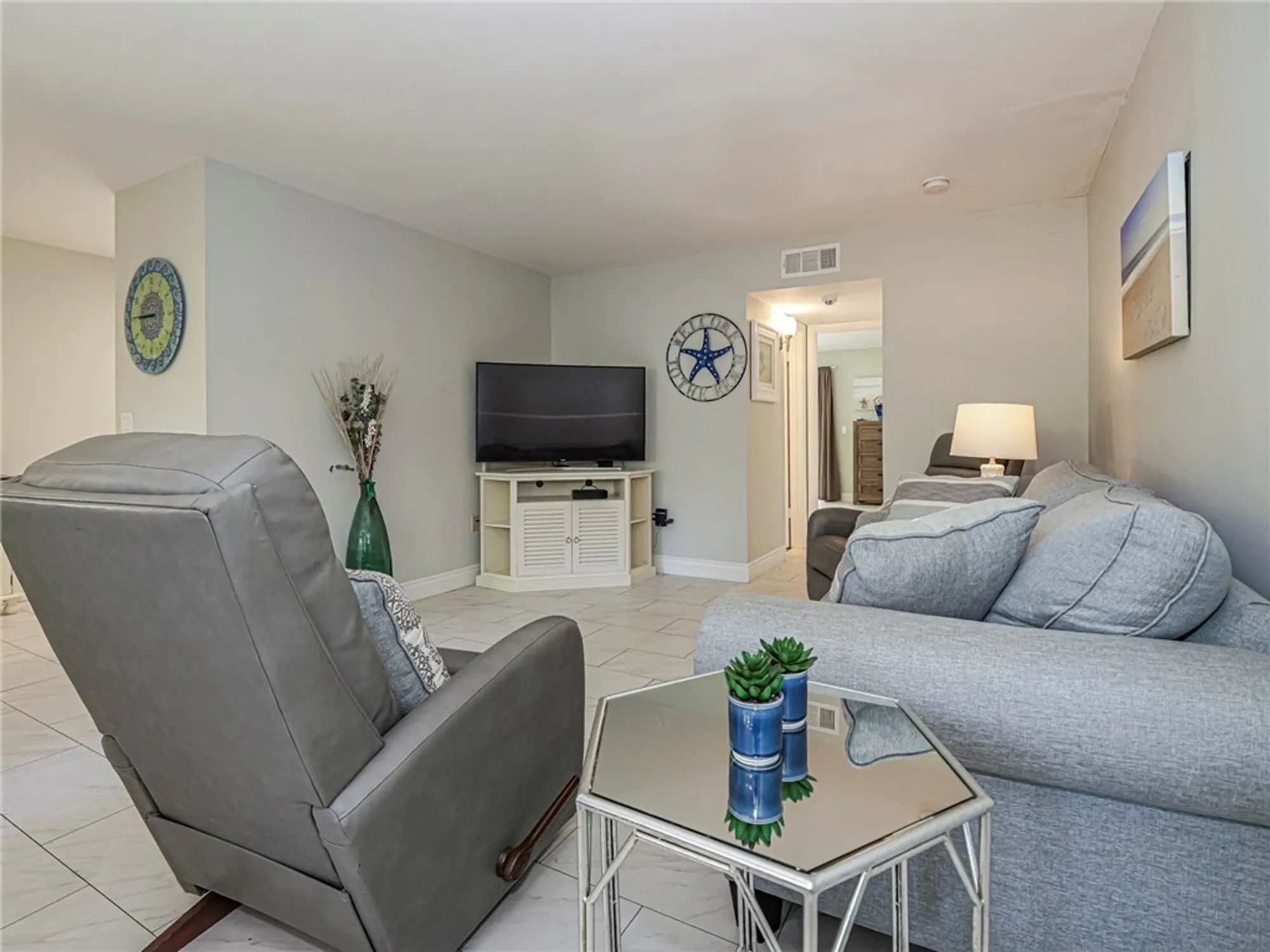 Property Slideshow image 4 of 35 | 5400 highway a1a apt d3, Vero Beach, FL, 32963
