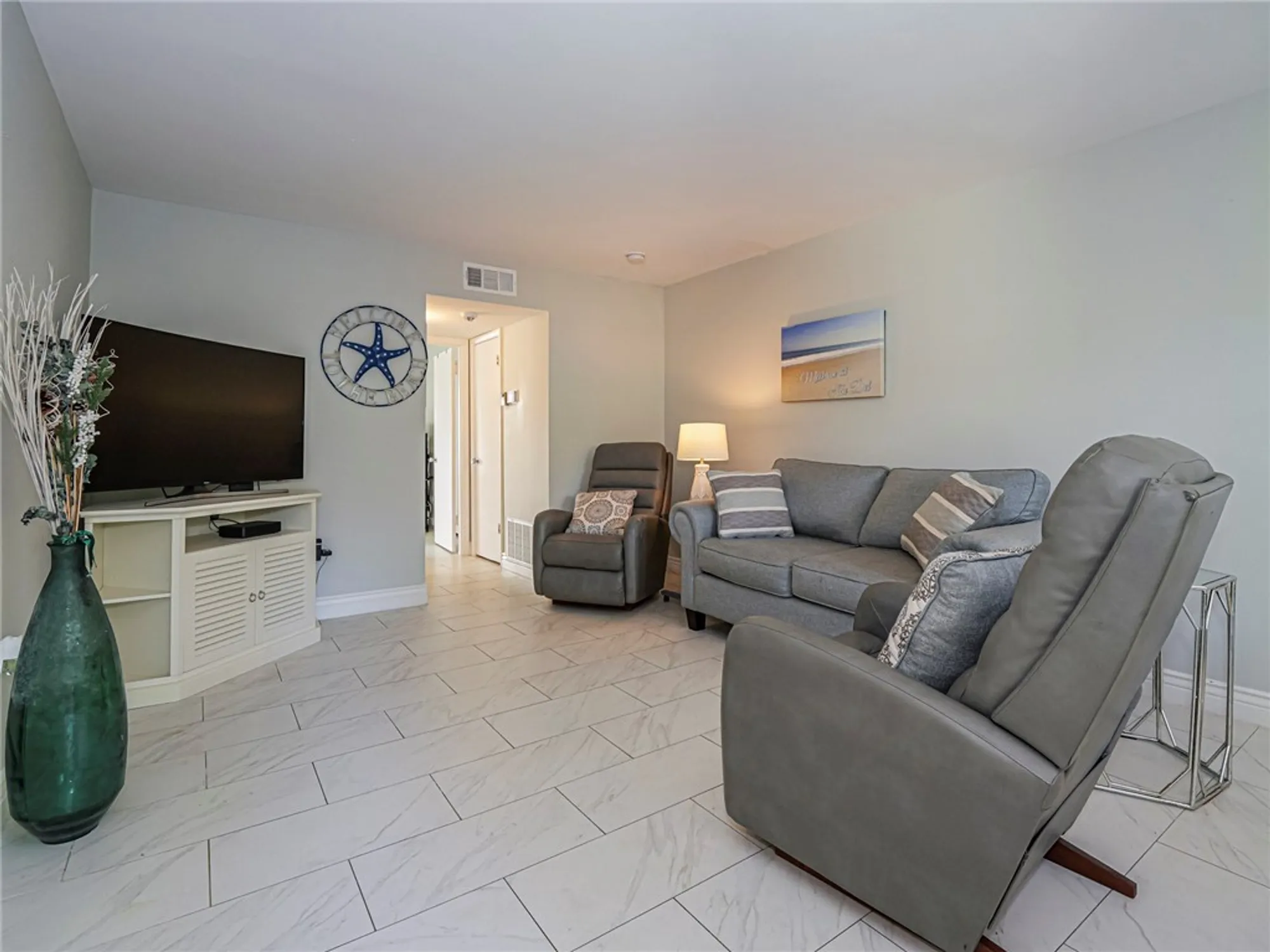 Property Slideshow image 5 of 35 | 5400 highway a1a apt d3, Vero Beach, FL, 32963