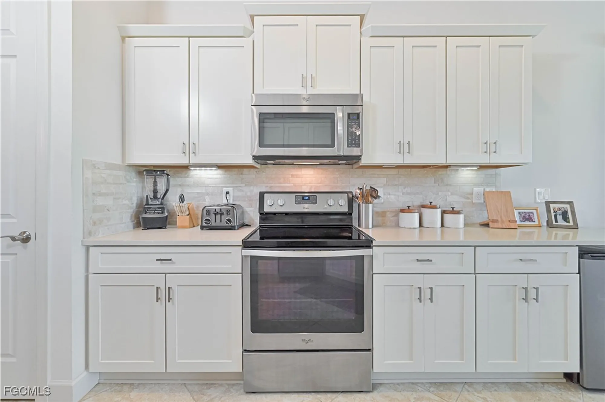 Property Slideshow image 10 of 45 | 10251 glastonbury cir 201, Fort Myers, FL, 33913