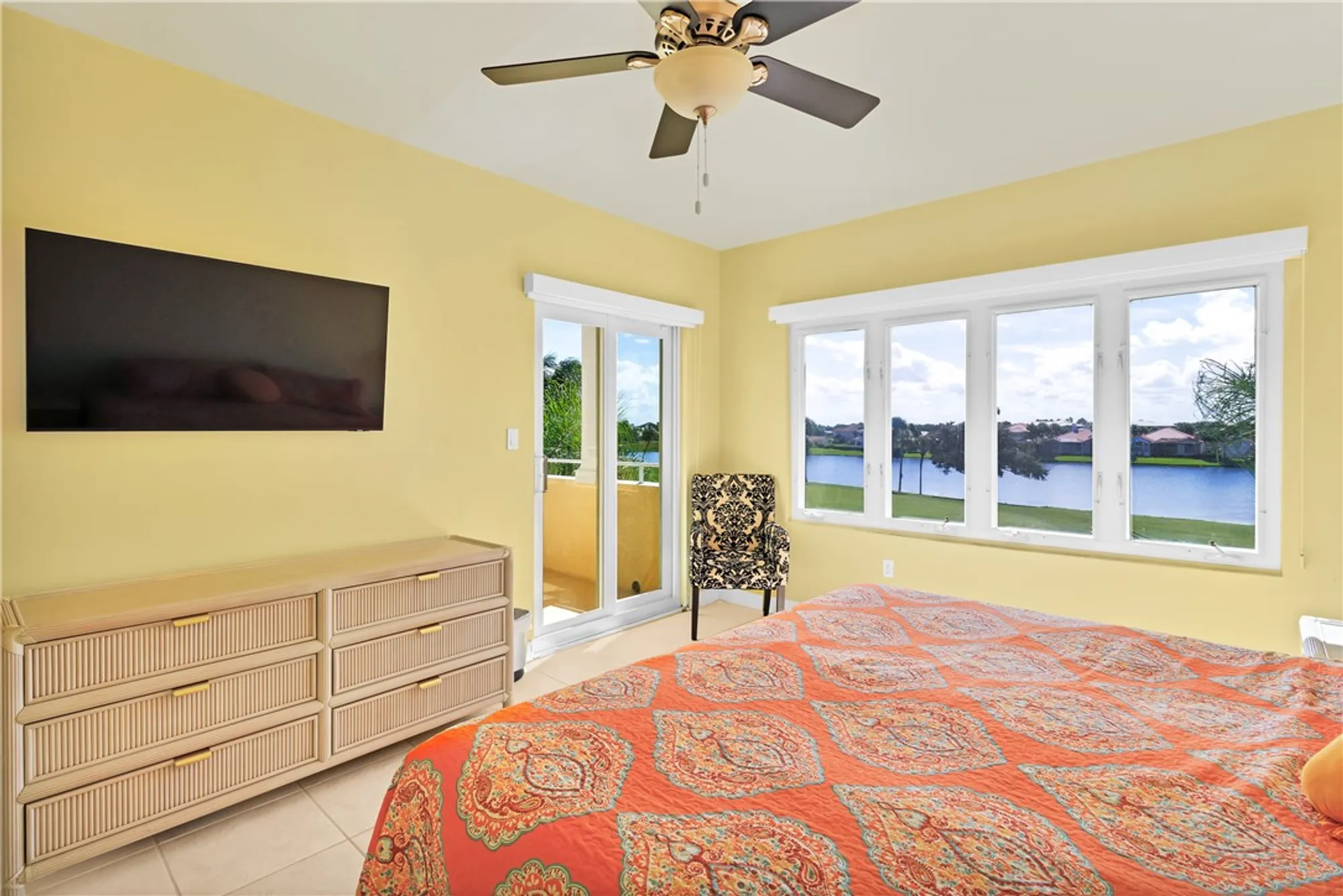 Property Slideshow image 13 of 35 | 5045 harmony cir 305, Vero Beach, FL, 32967