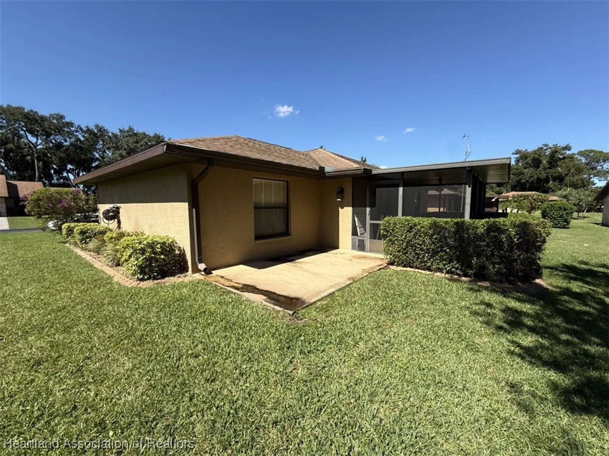 Property Slideshow image 4 of 20 | 2311 hidden creek cir, Sebring, FL, 33870