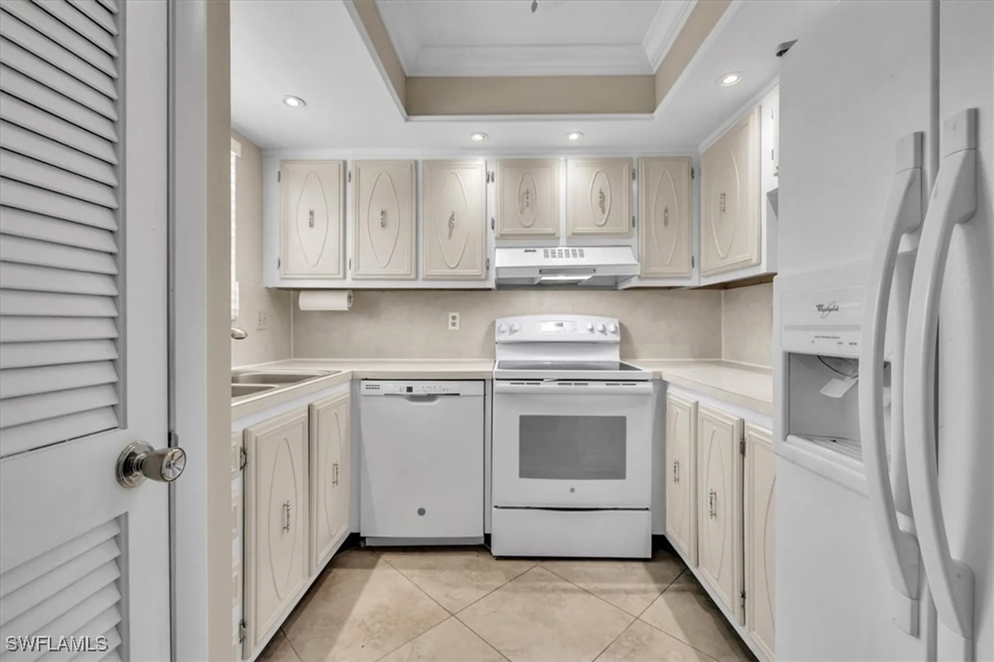 Property Slideshow image 15 of 50 | 325 charlemagne blvd b103, Naples, FL, 34112
