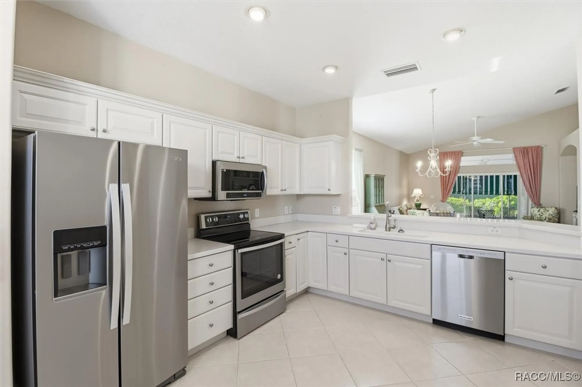 Property Slideshow image 10 of 41 | 906 w silver meadow loop, Hernando, FL, 34442