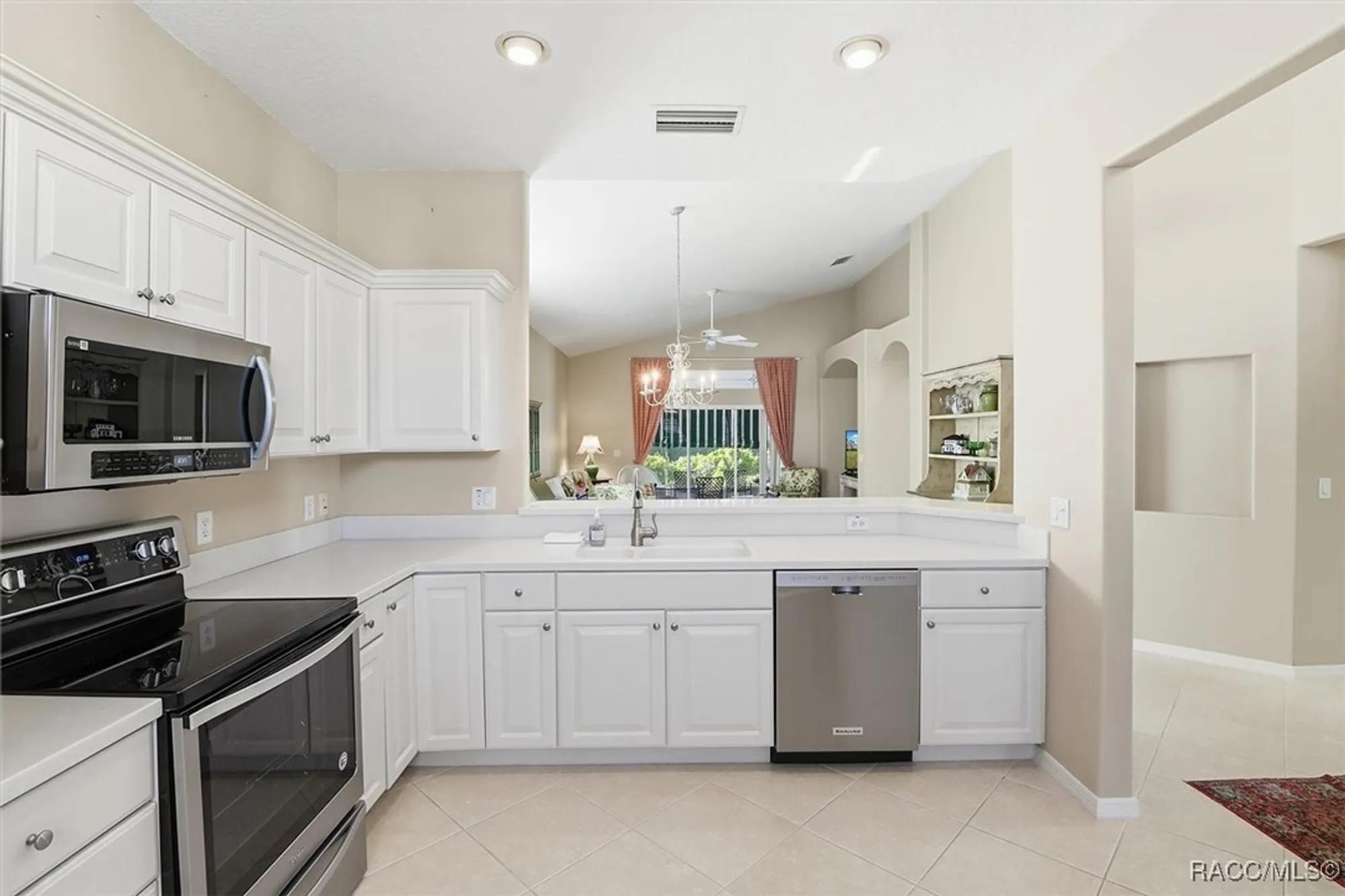 Property Slideshow image 11 of 41 | 906 w silver meadow loop, Hernando, FL, 34442