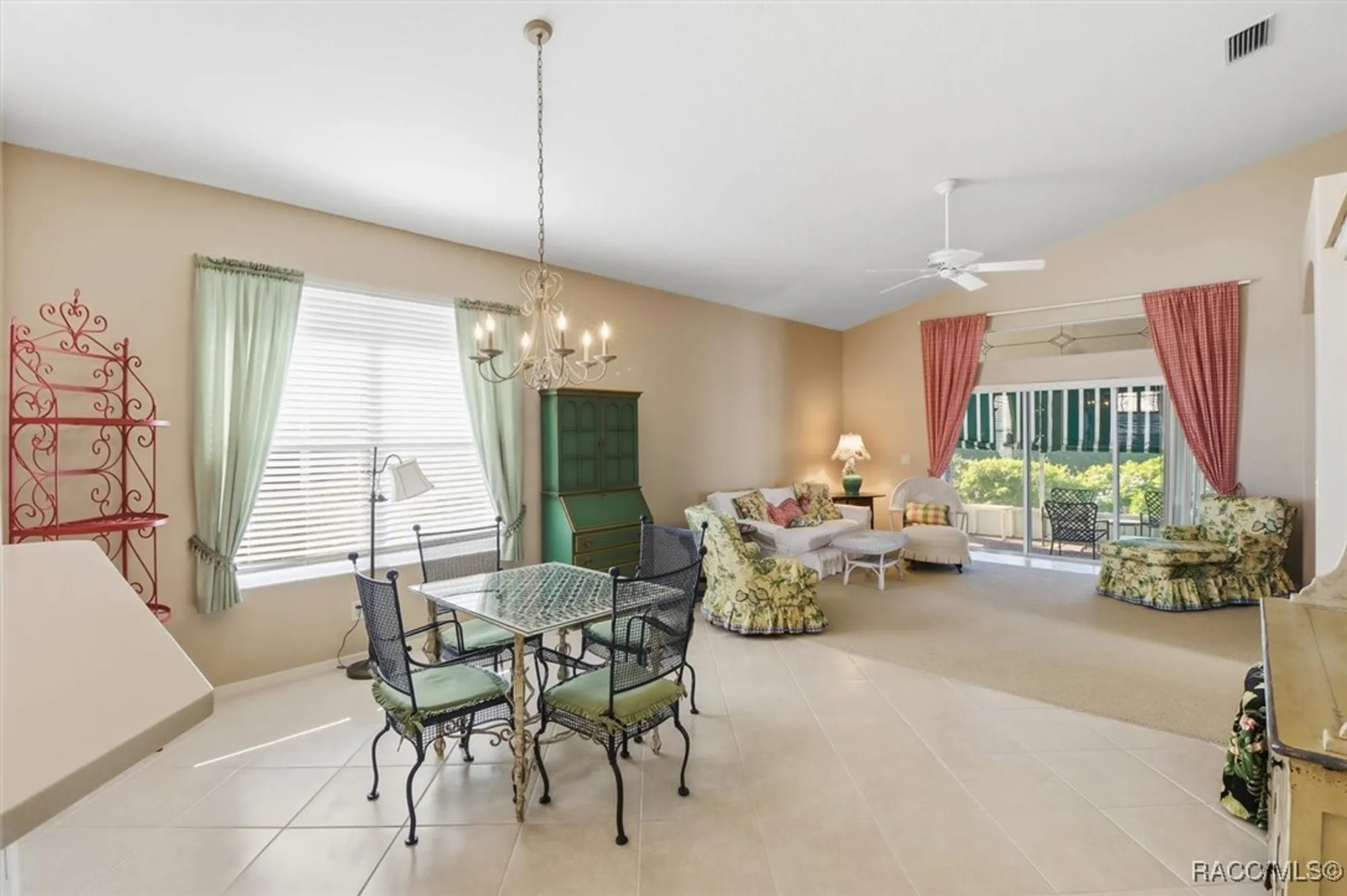 Property Slideshow image 12 of 41 | 906 w silver meadow loop, Hernando, FL, 34442