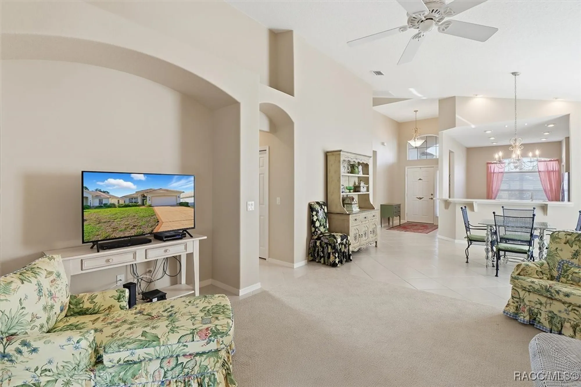 Property Slideshow image 4 of 41 | 906 w silver meadow loop, Hernando, FL, 34442