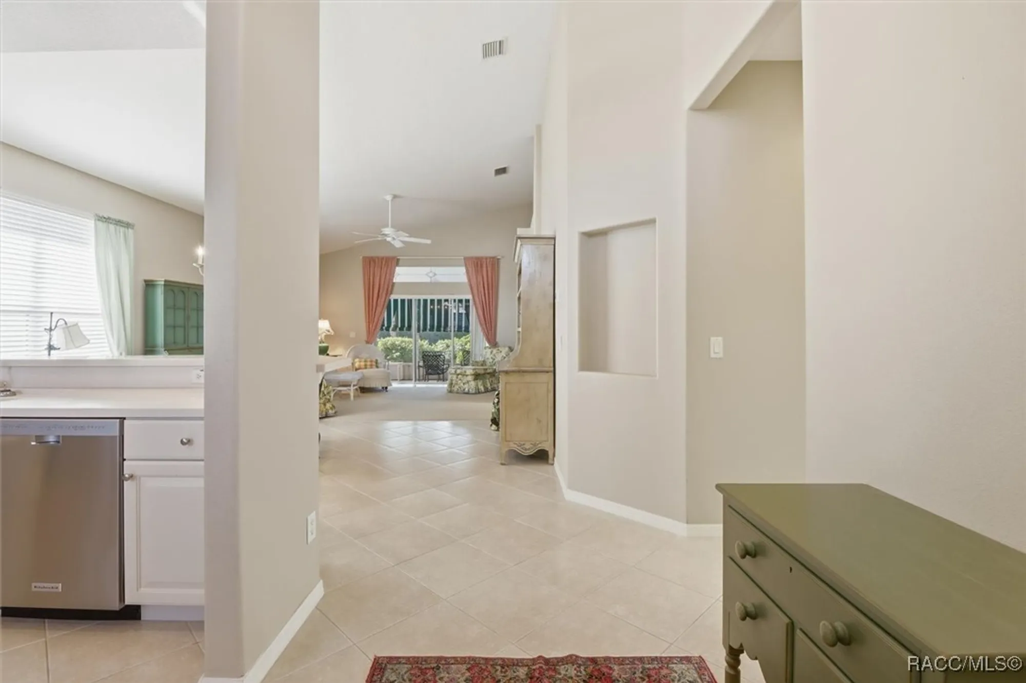 Property Slideshow image 8 of 41 | 906 w silver meadow loop, Hernando, FL, 34442