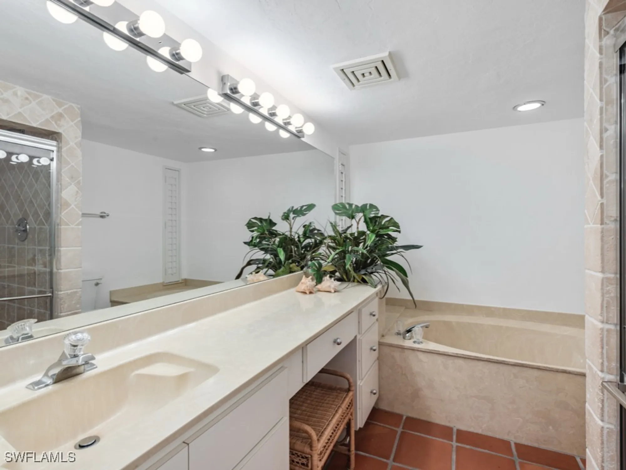 Property Slideshow image 14 of 33 | 6710 pelican bay blvd 414, Naples, FL, 34108