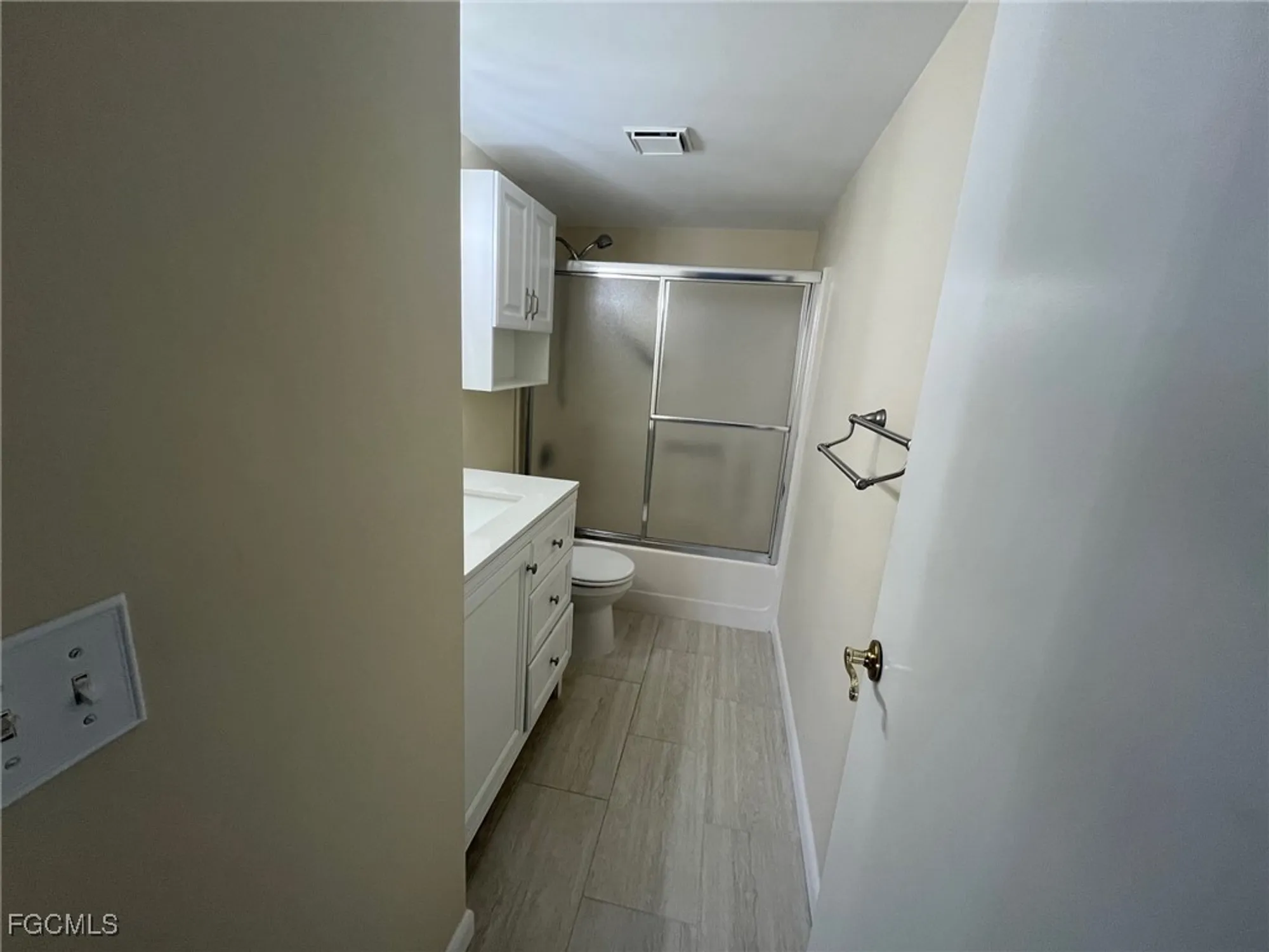 Property Slideshow image 14 of 37 | 7406 lake breeze dr 118, Fort Myers, FL, 33907