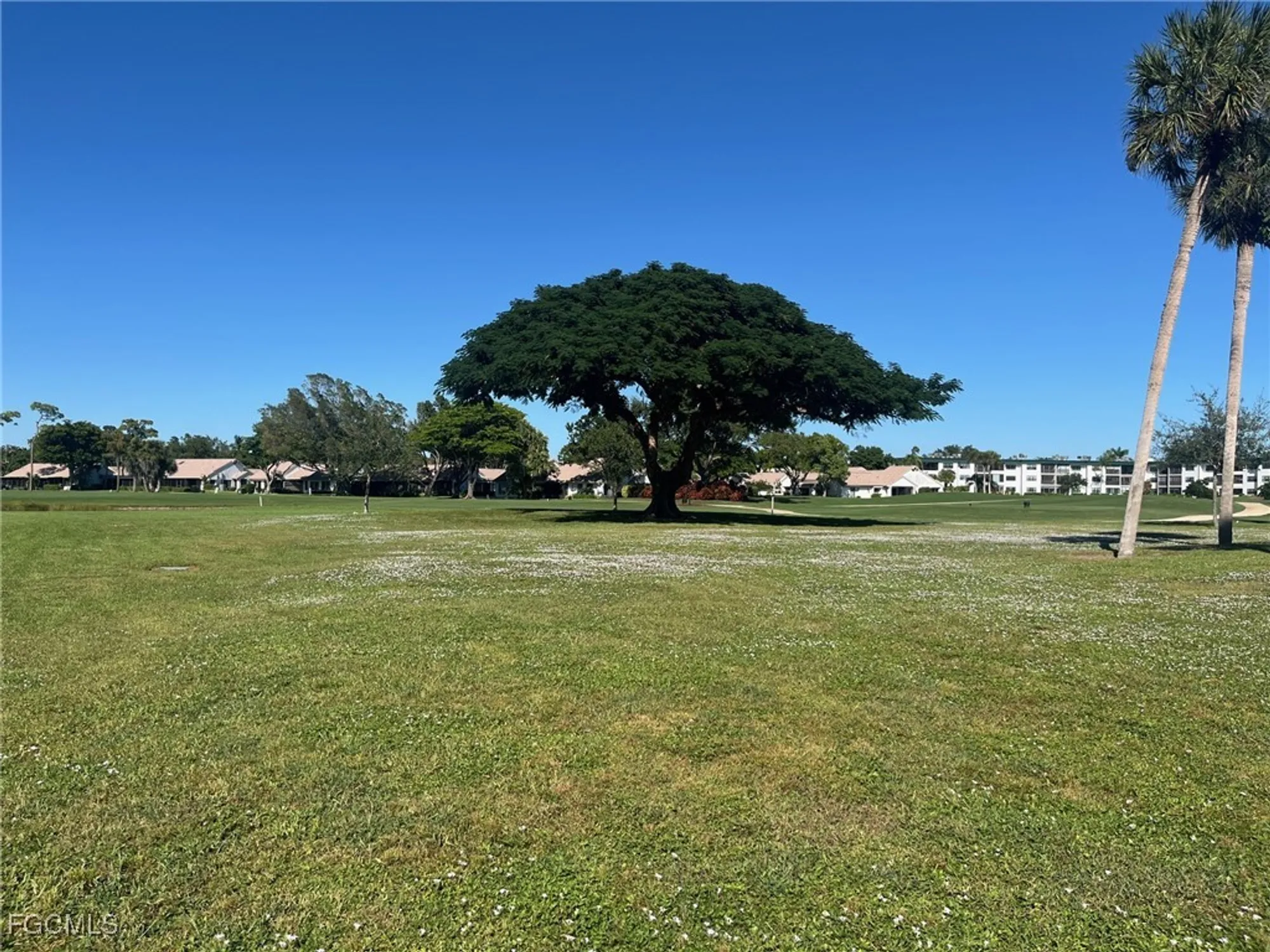 Property Slideshow image 18 of 37 | 7406 lake breeze dr 118, Fort Myers, FL, 33907