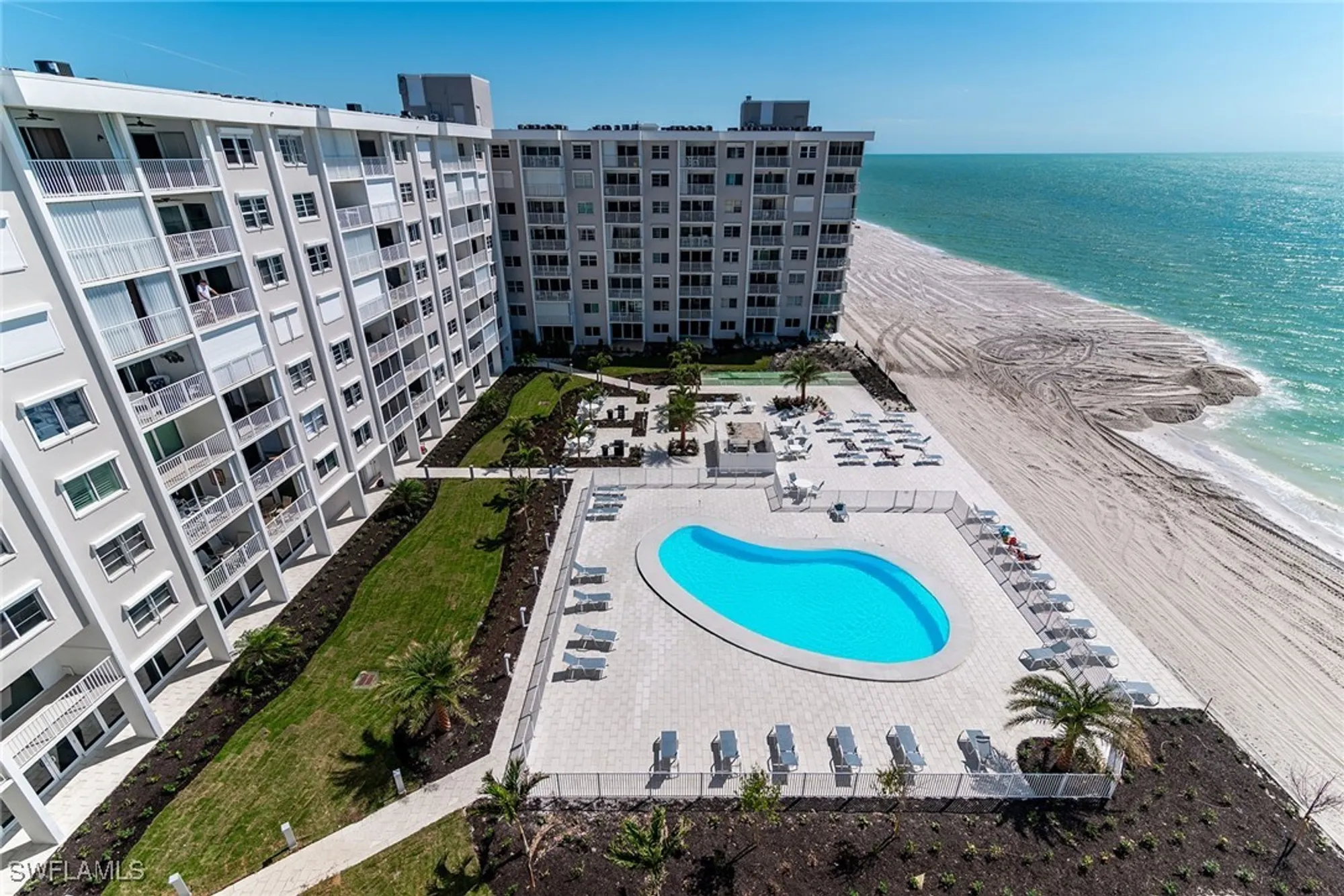 Property Slideshow image 14 of 29 | 3443 gulf shore blvd 803, Naples, FL, 34103