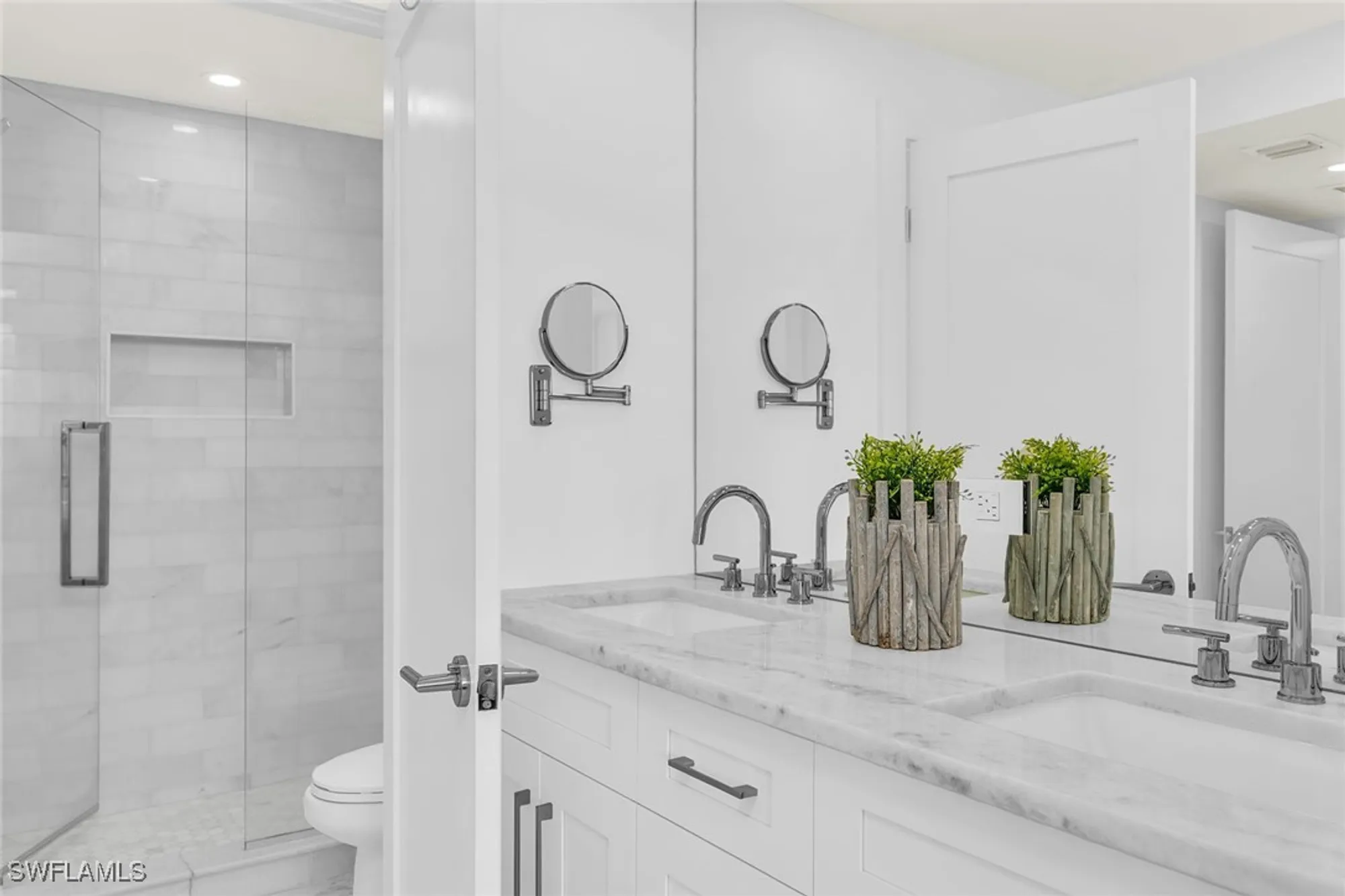 Property Slideshow image 18 of 29 | 3443 gulf shore blvd 803, Naples, FL, 34103