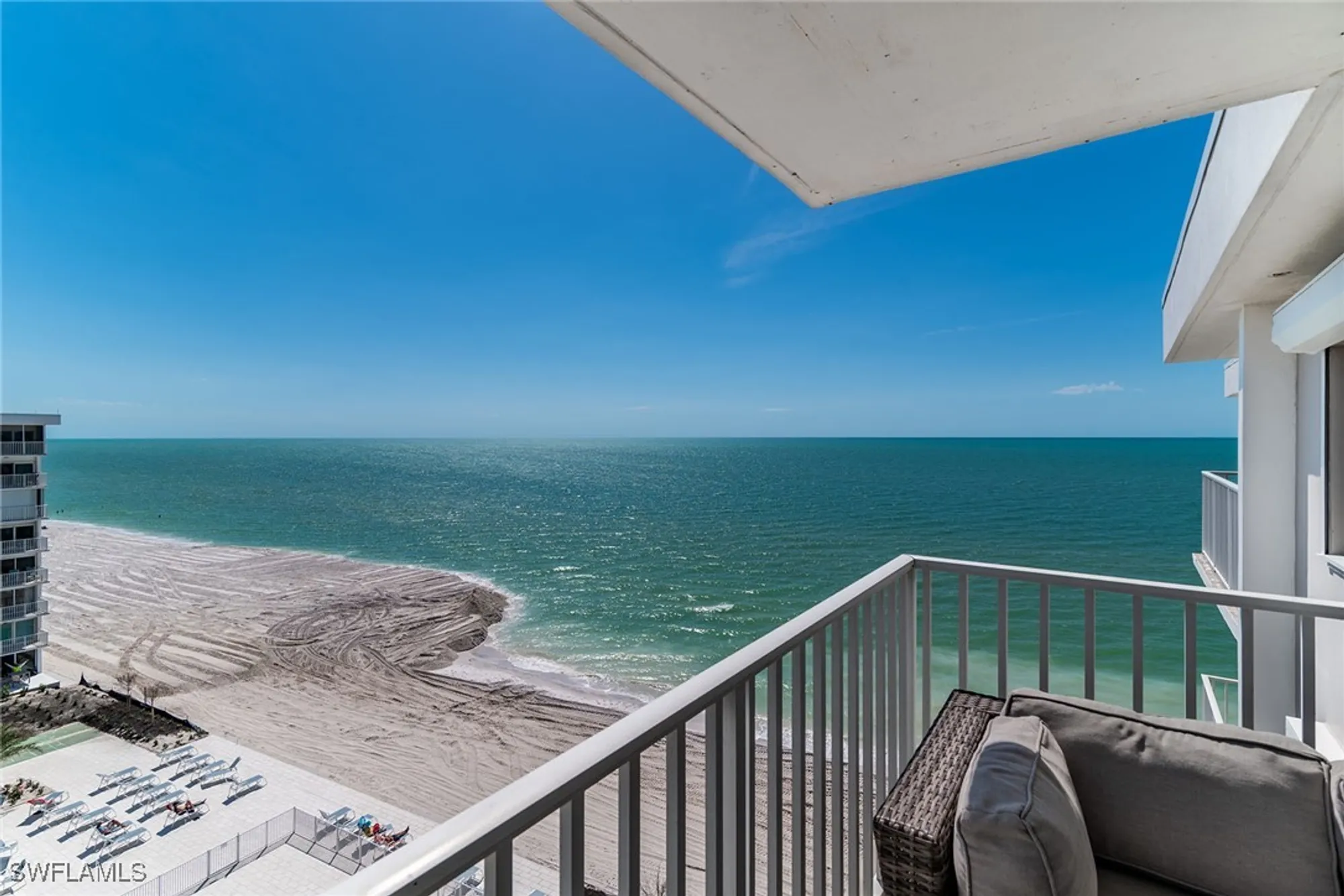 Property Slideshow image 13 of 29 | 3443 gulf shore blvd 803, Naples, FL, 34103