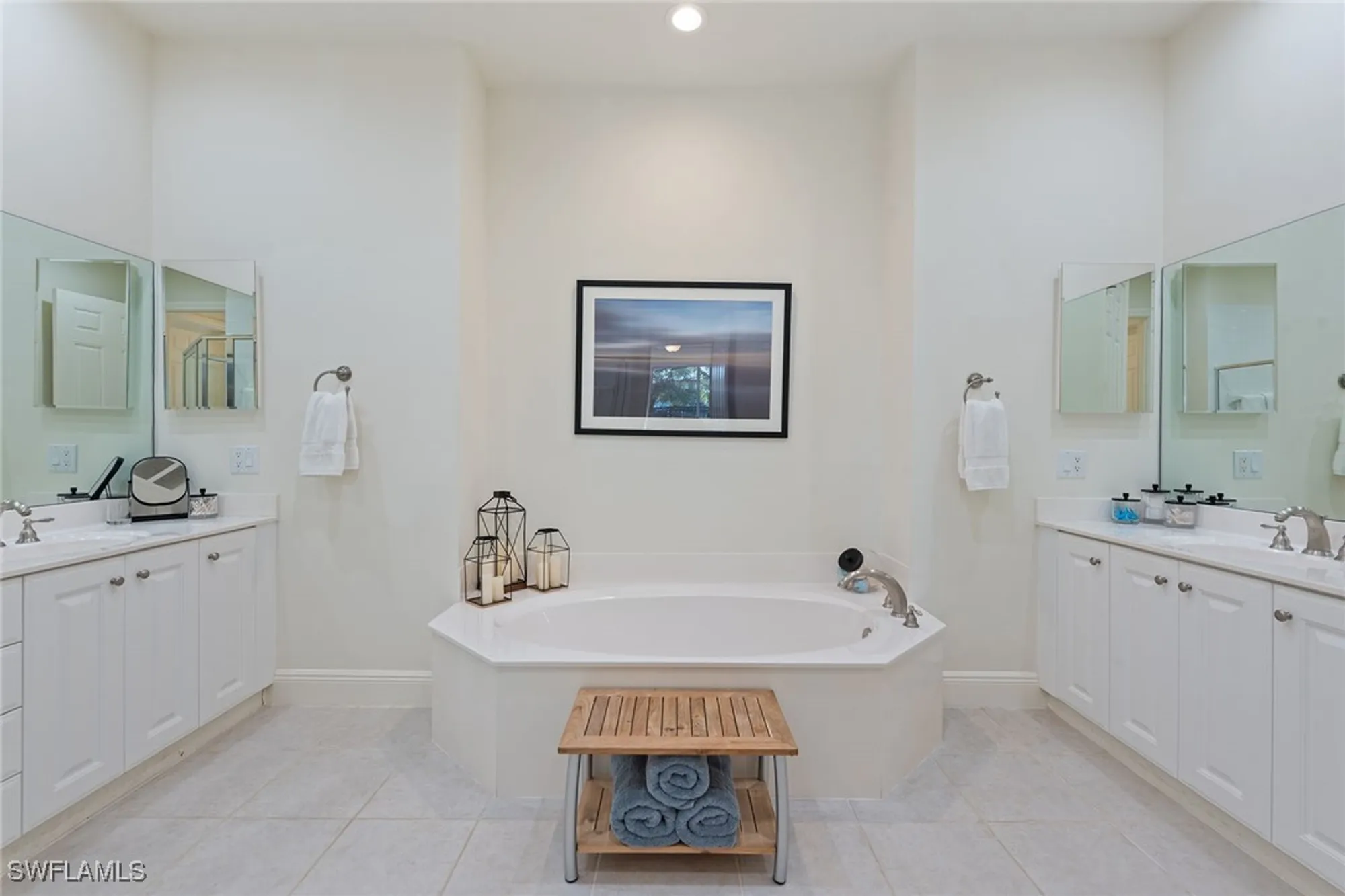 Property Slideshow image 14 of 50 | 9224 campanile cir 202, Naples, FL, 34114