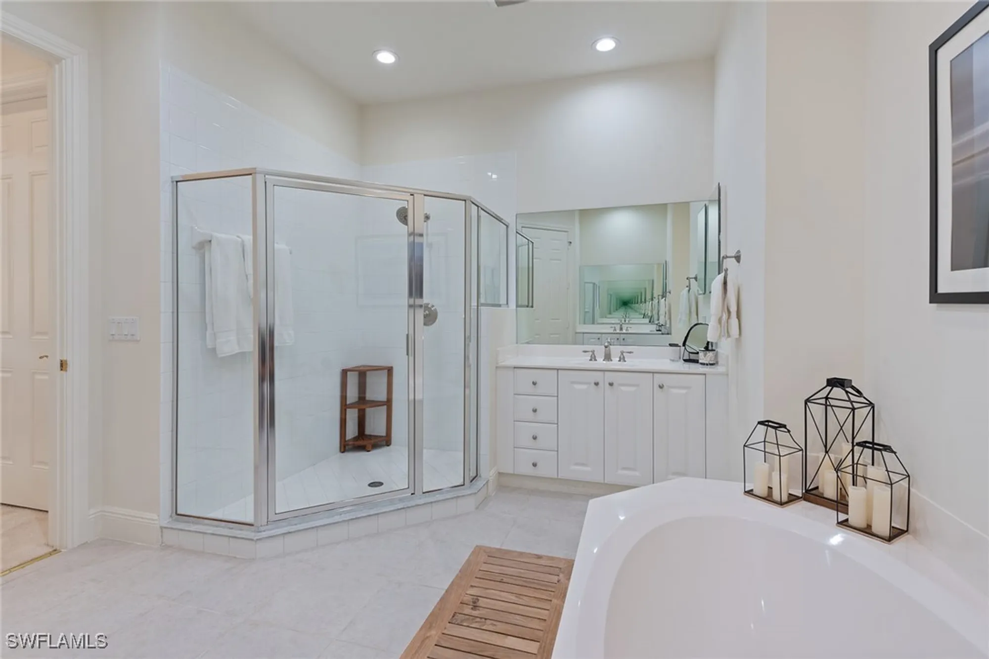 Property Slideshow image 15 of 50 | 9224 campanile cir 202, Naples, FL, 34114