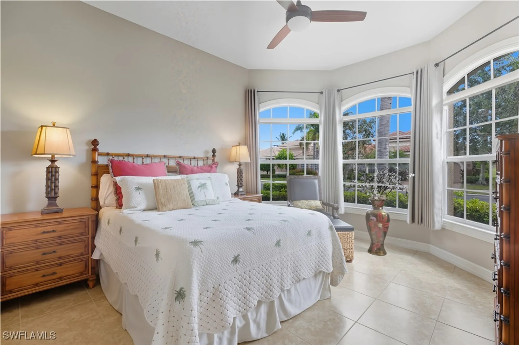 Property Slideshow image 14 of 33 | 6097 dogleg dr, Naples, FL, 34113