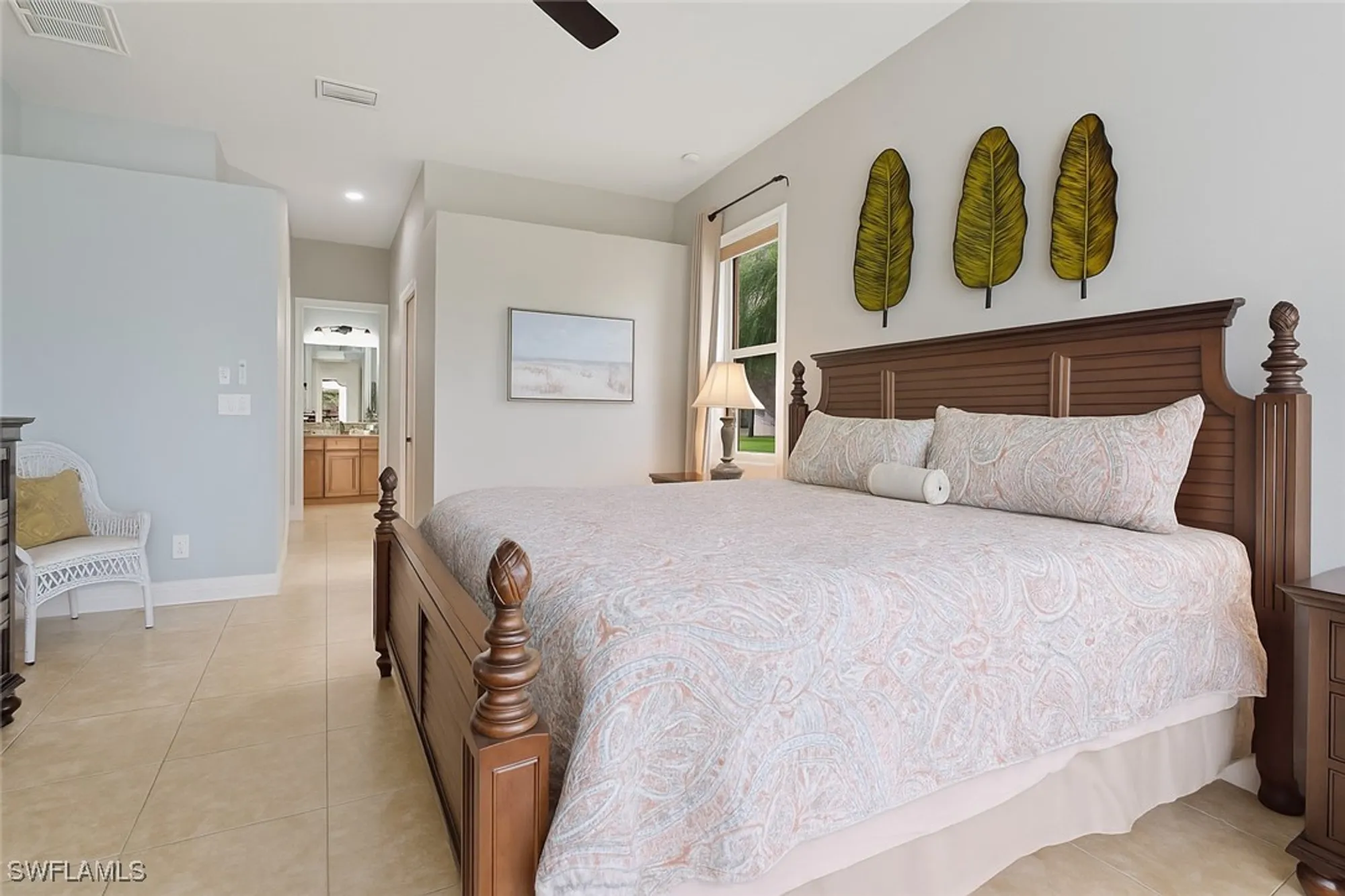 Property Slideshow image 12 of 33 | 6097 dogleg dr, Naples, FL, 34113