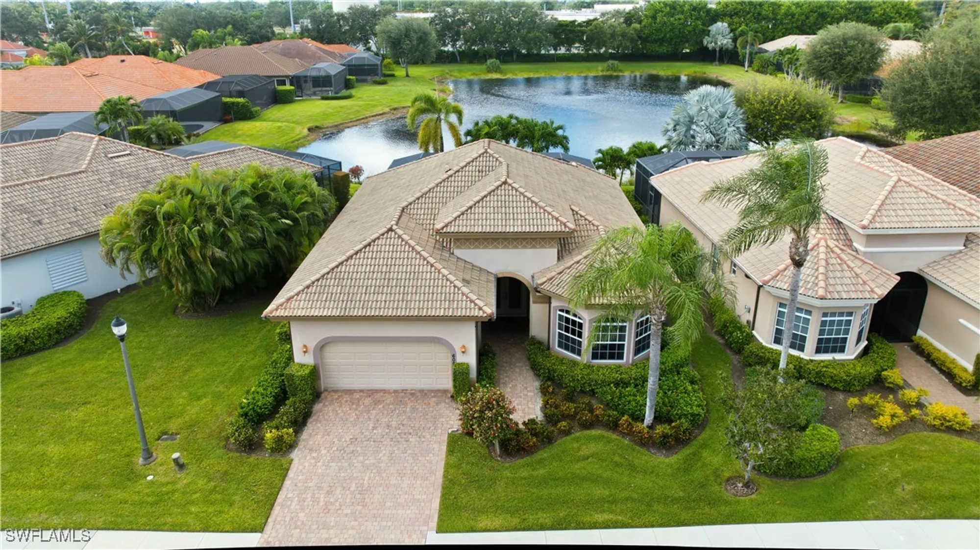 Property Slideshow image 27 of 33 | 6097 dogleg dr, Naples, FL, 34113