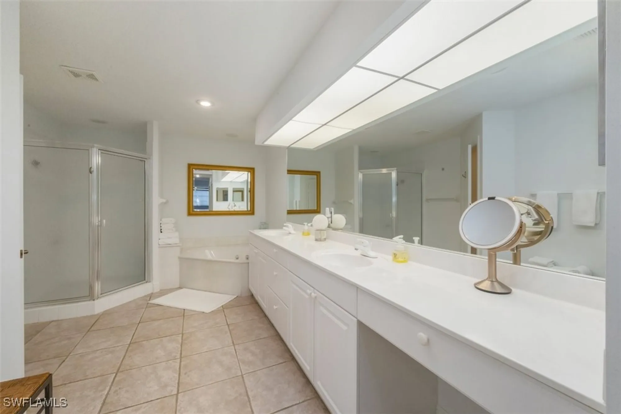 Property Slideshow image 15 of 29 | 515 laguna royale blvd 102, Naples, FL, 34119