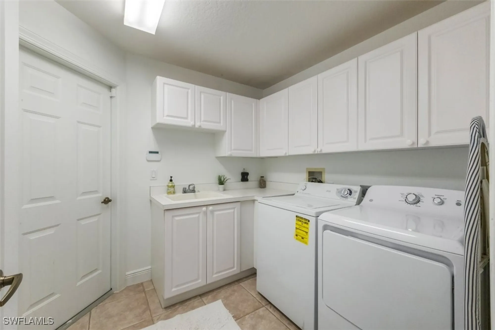 Property Slideshow image 23 of 29 | 515 laguna royale blvd 102, Naples, FL, 34119