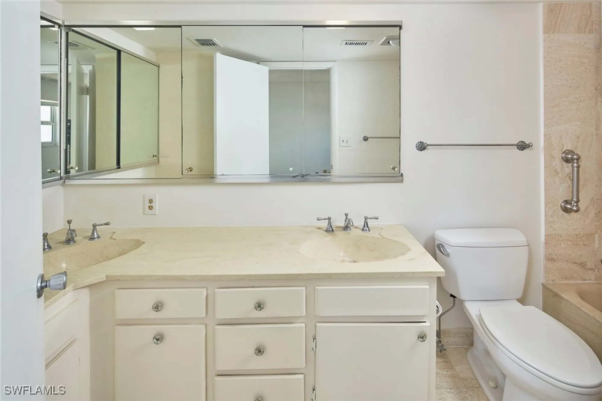 Property Slideshow image 14 of 24 | 1919 gulf shore blvd 804, Naples, FL, 34102