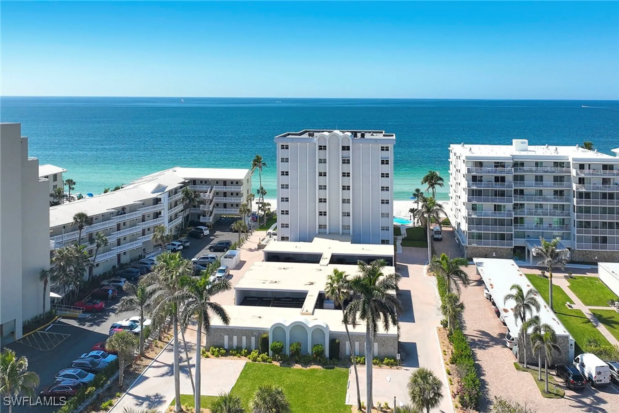 Property Slideshow image 20 of 24 | 1919 gulf shore blvd 804, Naples, FL, 34102