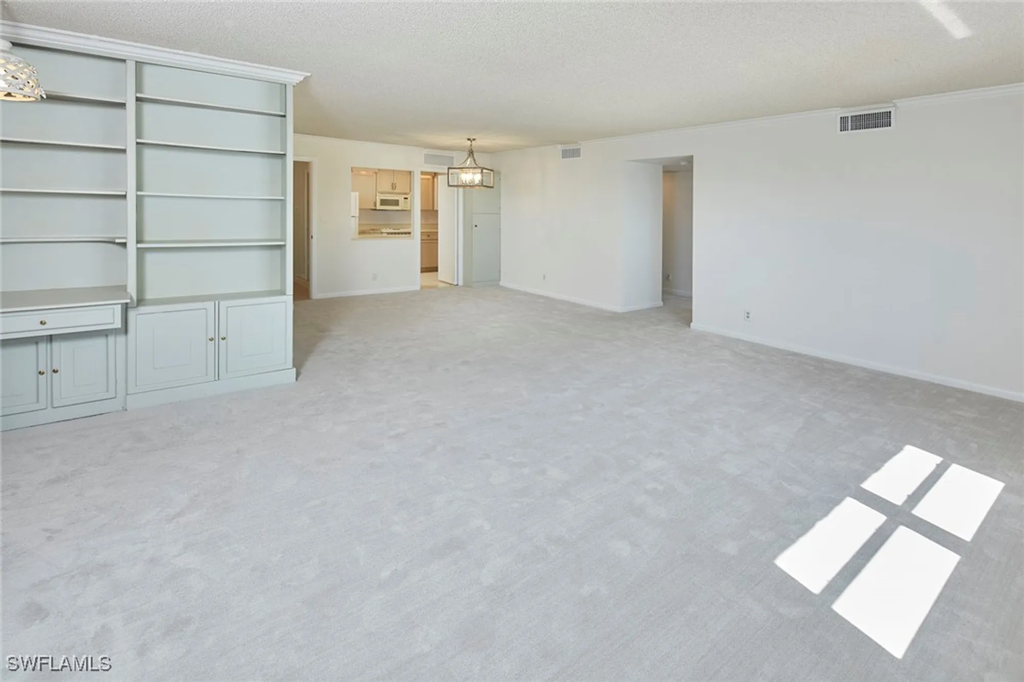 Property Slideshow image 7 of 24 | 1919 gulf shore blvd 804, Naples, FL, 34102