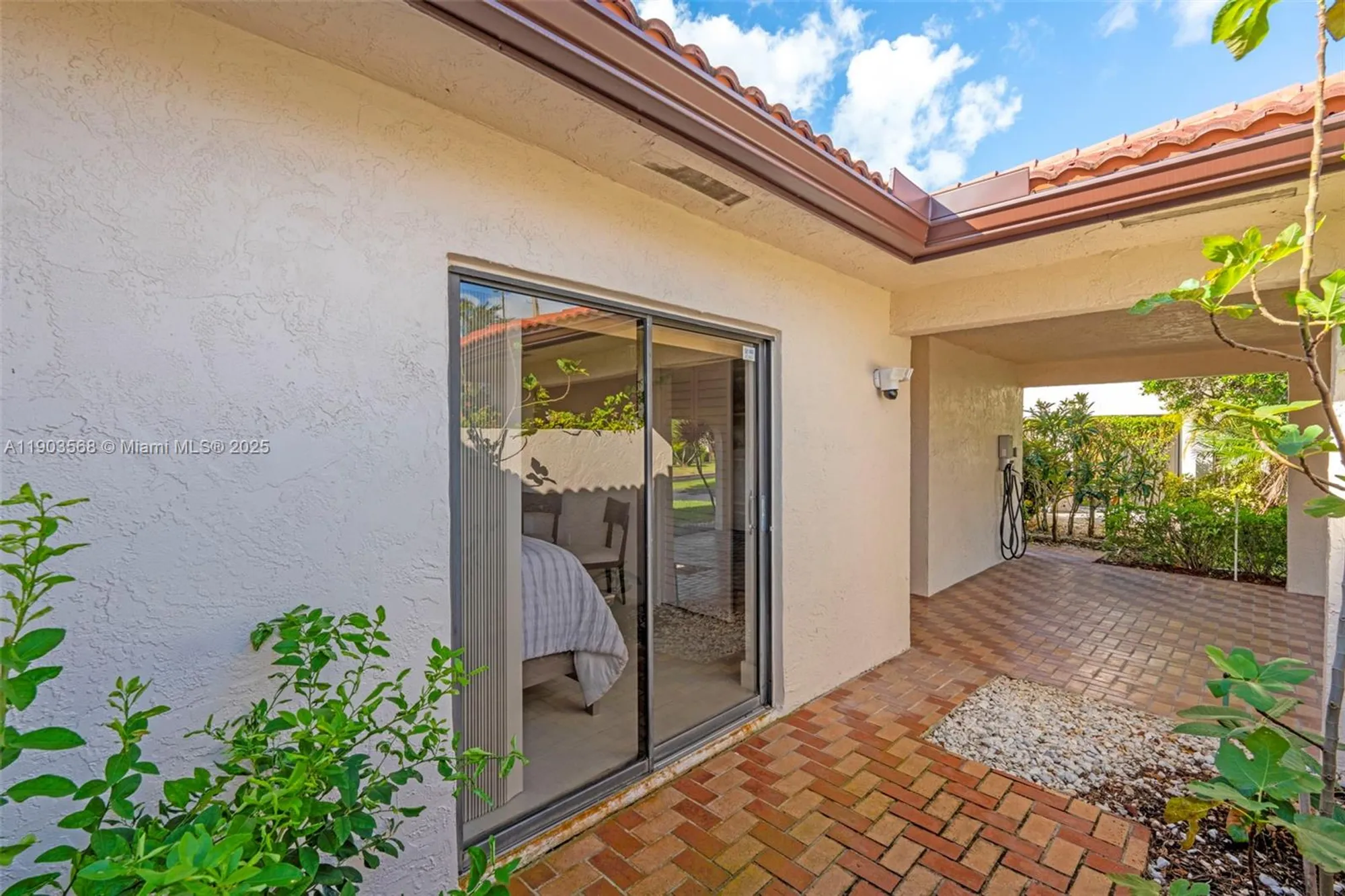 Property Slideshow image 10 of 53 | 8020 eastlake dr # 11-a, Boca Raton, FL, 33433