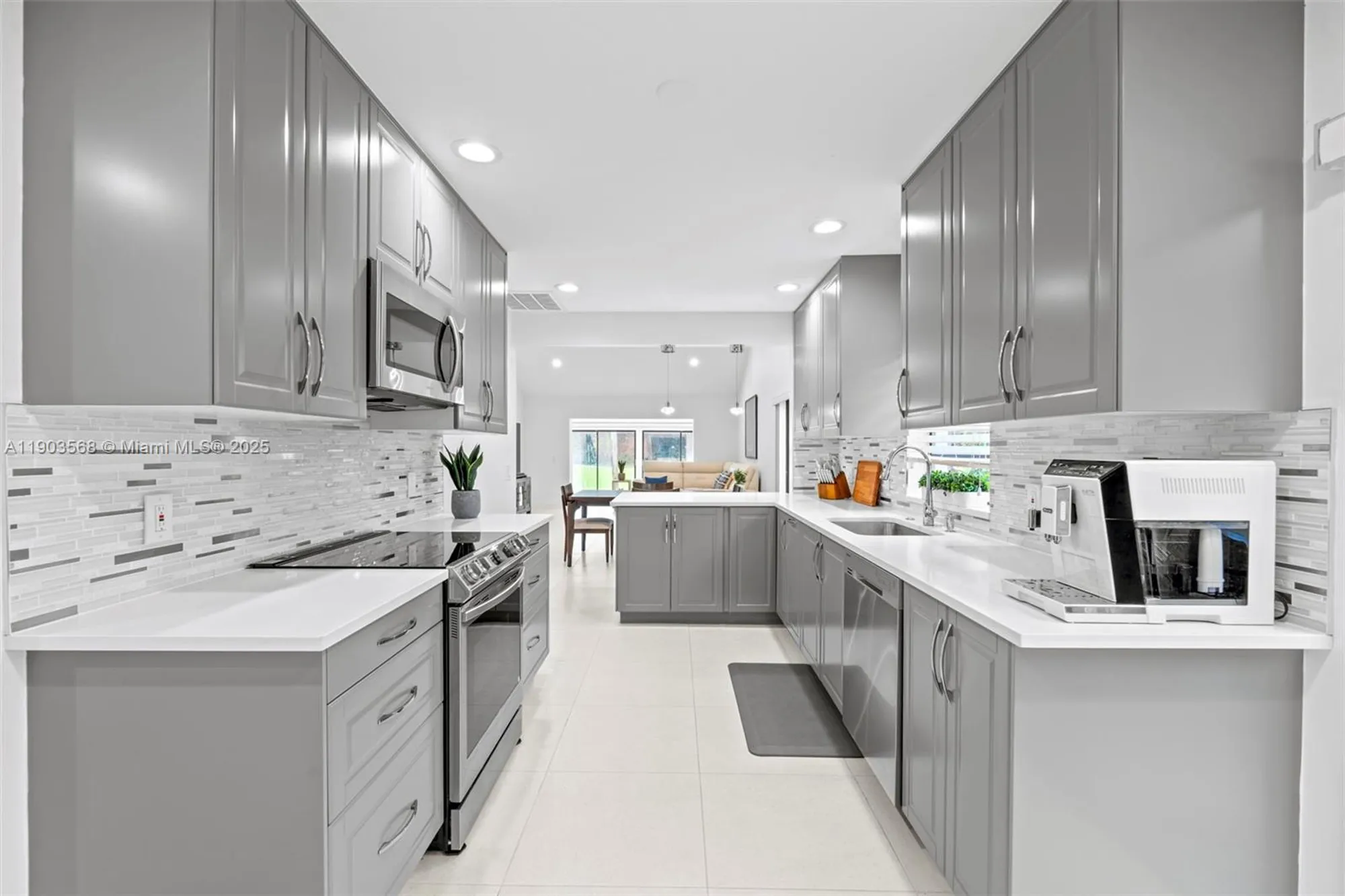 Property Slideshow image 38 of 53 | 8020 eastlake dr # 11-a, Boca Raton, FL, 33433