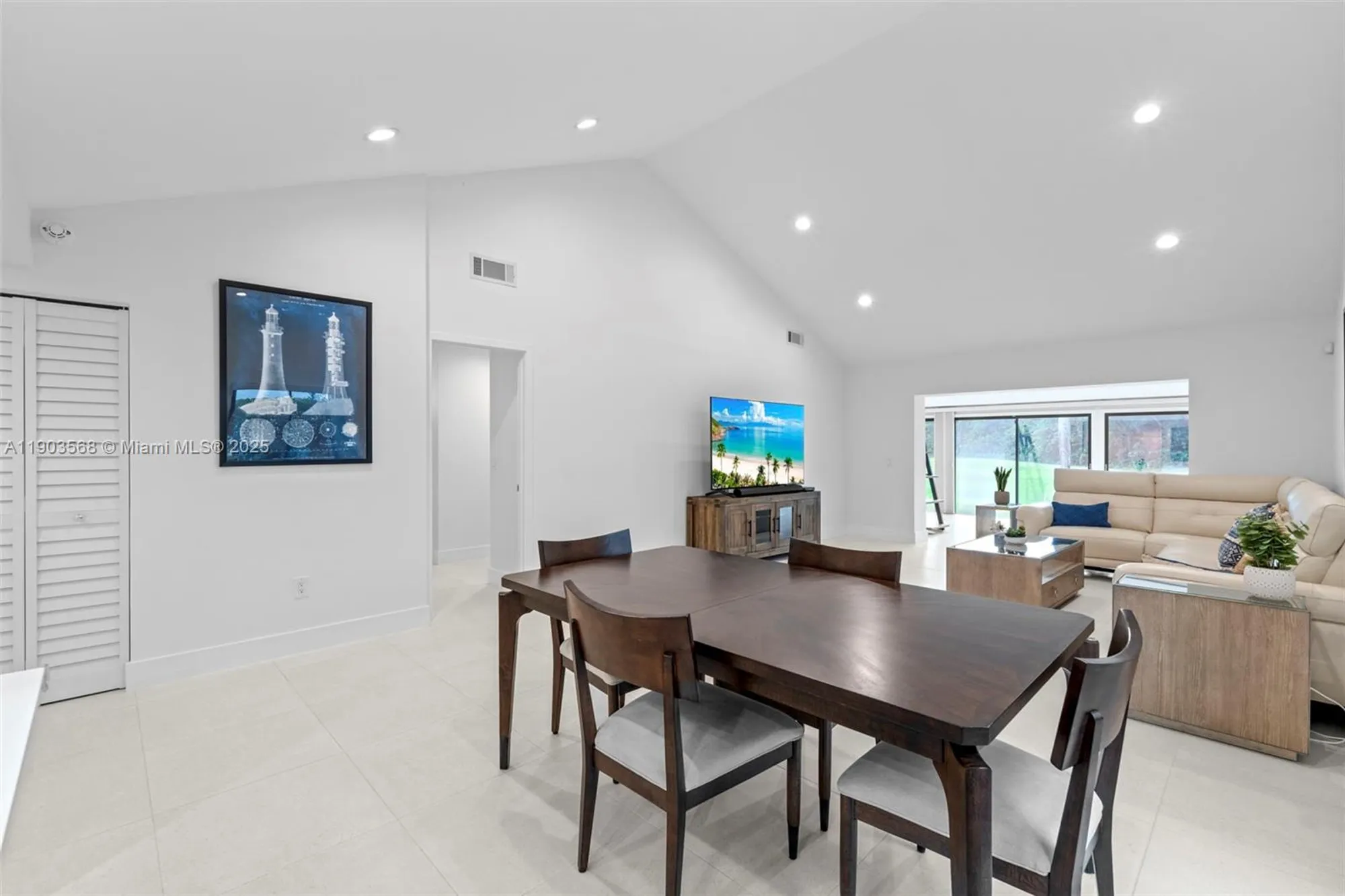 Property Slideshow image 32 of 53 | 8020 eastlake dr # 11-a, Boca Raton, FL, 33433