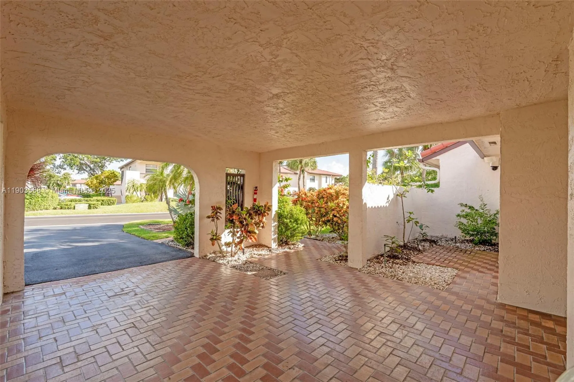 Property Slideshow image 7 of 53 | 8020 eastlake dr # 11-a, Boca Raton, FL, 33433