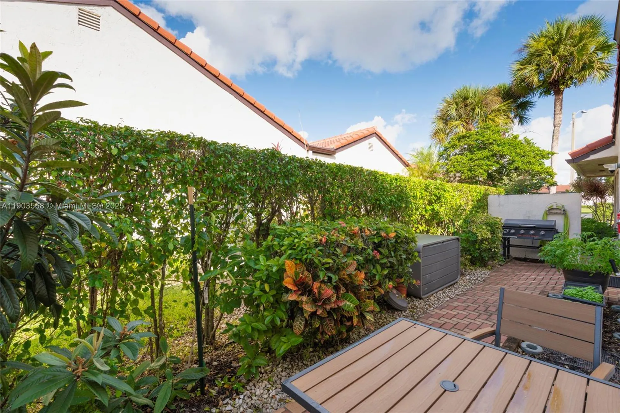 Property Slideshow image 9 of 53 | 8020 eastlake dr # 11-a, Boca Raton, FL, 33433