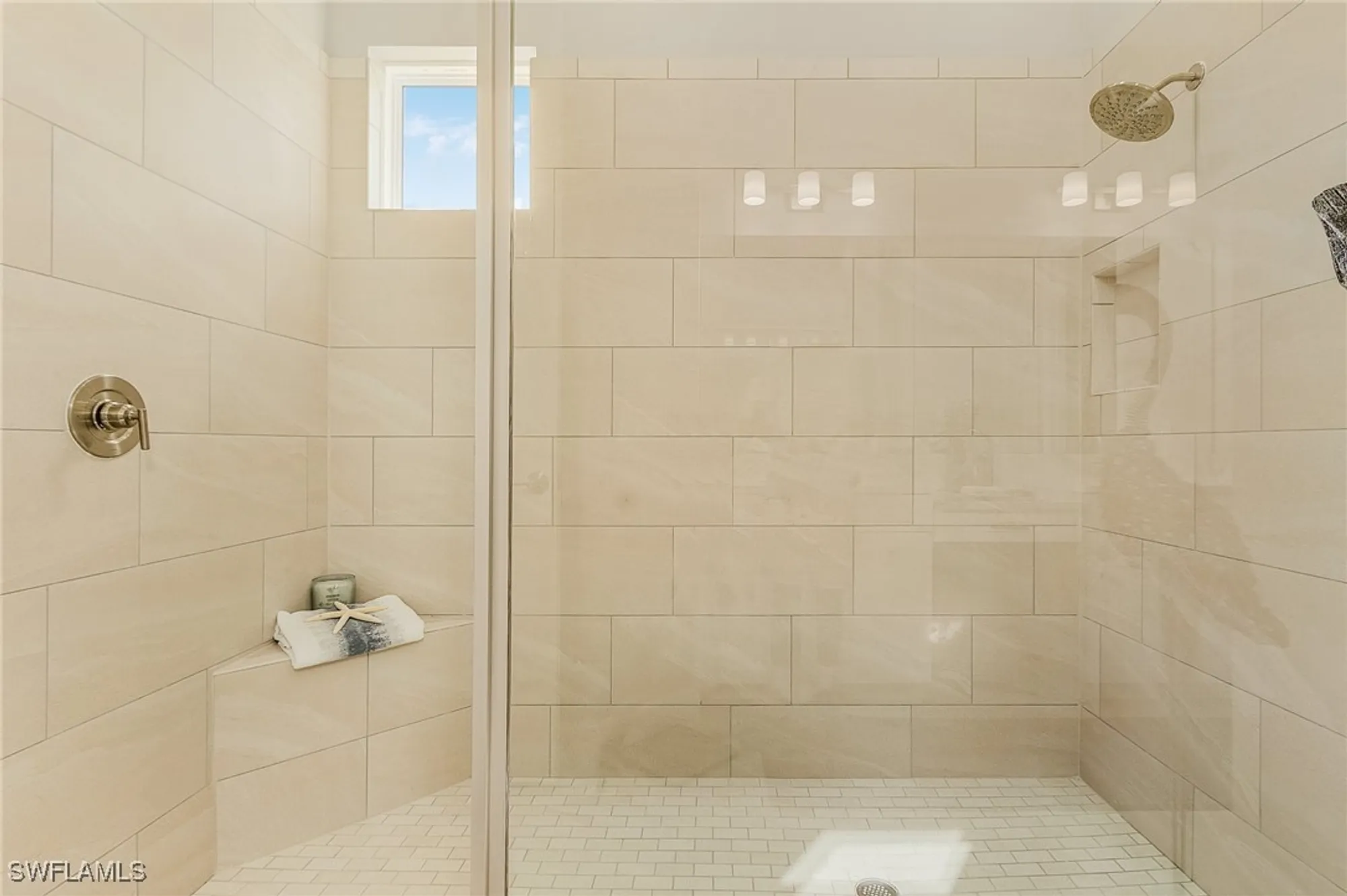 Property Slideshow image 13 of 32 | 11913 noveli ct, Fort Myers, FL, 33913